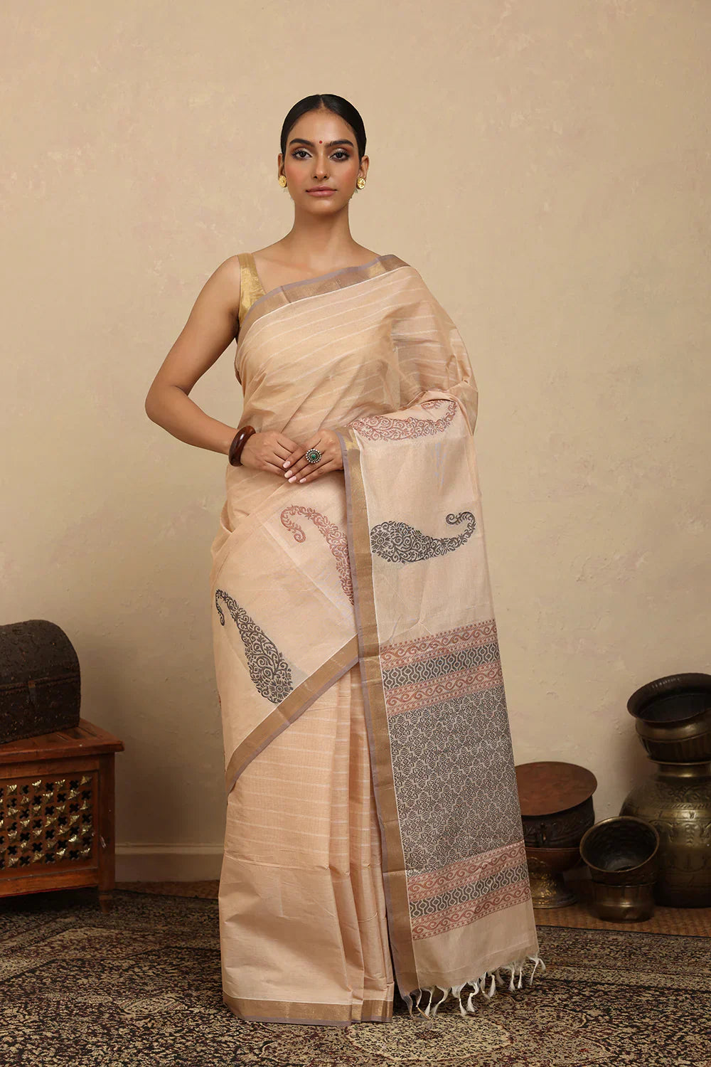 Handllom Beige Paisley Kanchi Cotton Saree | Shobitam
