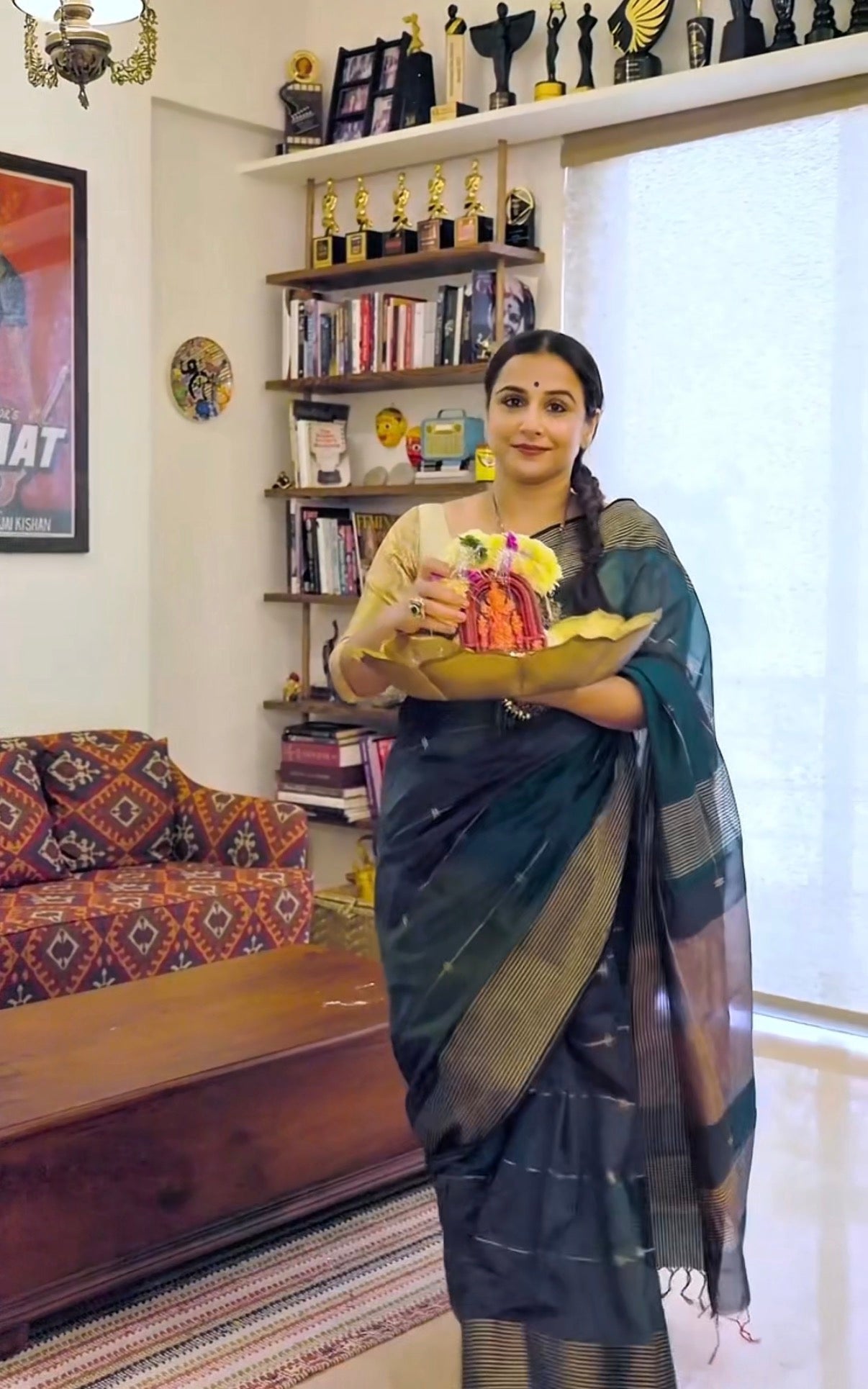 Peacock Green Ombre Handwoven Zari Stripes Maheshwari Silk Cotton Saree | Shobitam