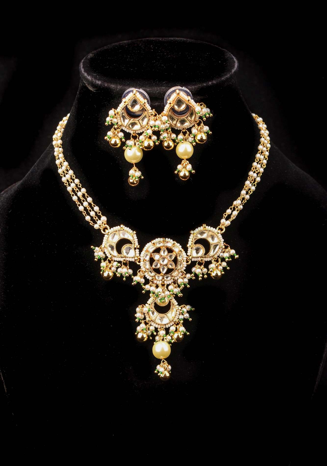 Kundan and Moti - Charming and Delicate Necklace and Earrings set