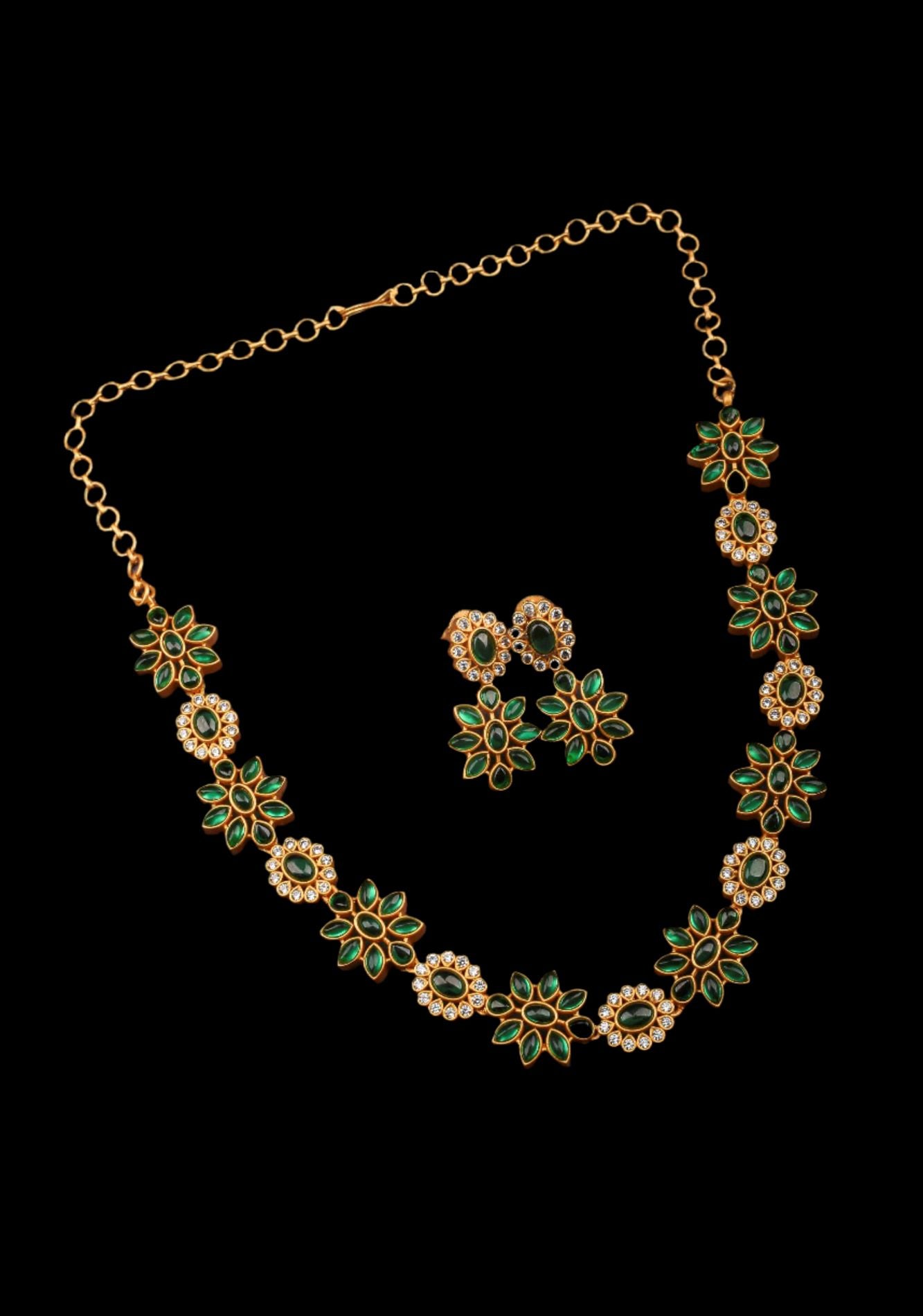 Short Length Floral Lightweight Necklace Set in Green