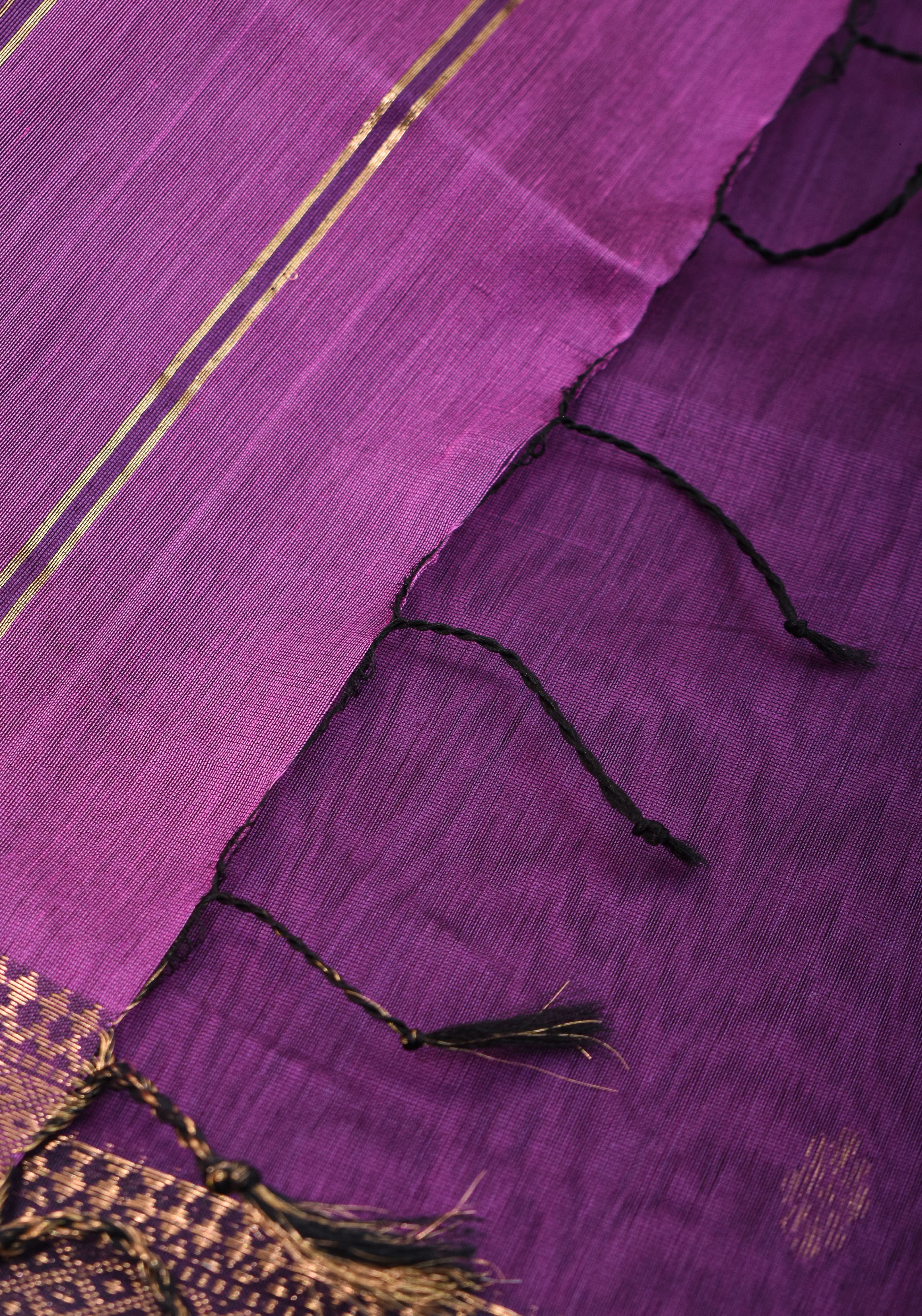 Handwoven Maheshwari Silk Cotton Saree in Lilac with zari borders | Shobitam