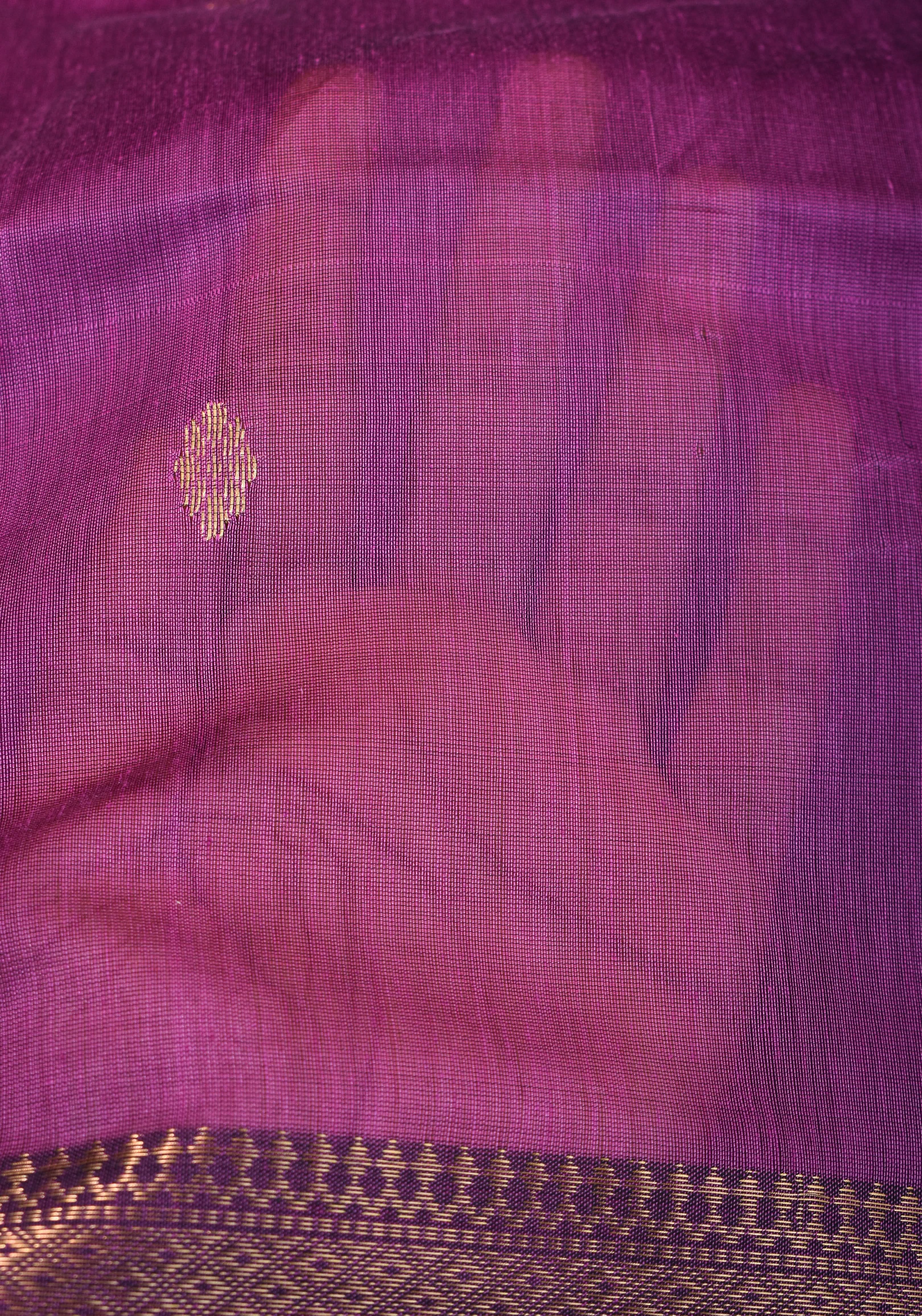 Handwoven Maheshwari Silk Cotton Saree in Lilac with zari borders | Shobitam