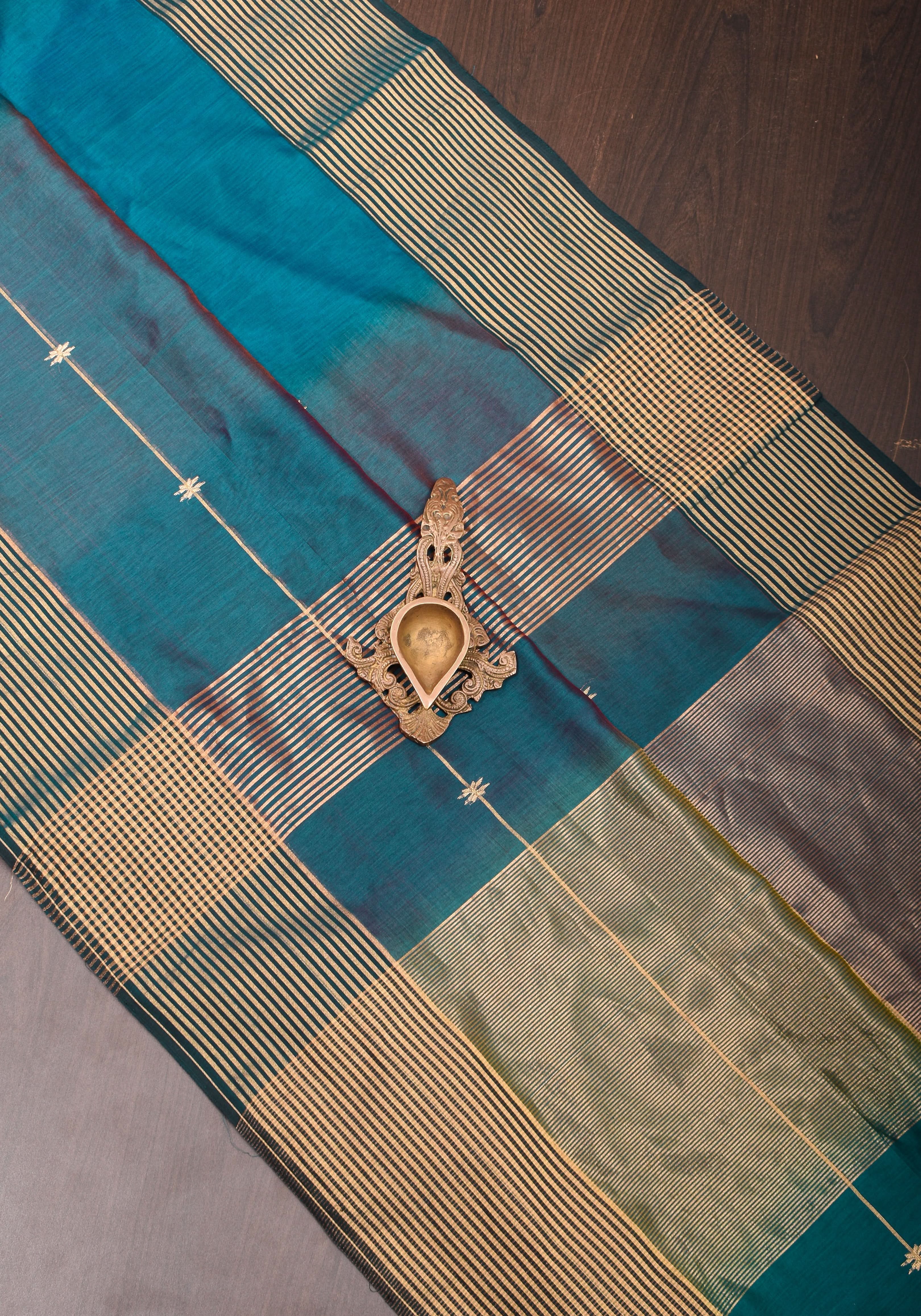 Peacock Green Ombre Handwoven Zari Stripes Maheshwari Silk Cotton Saree | Shobitam