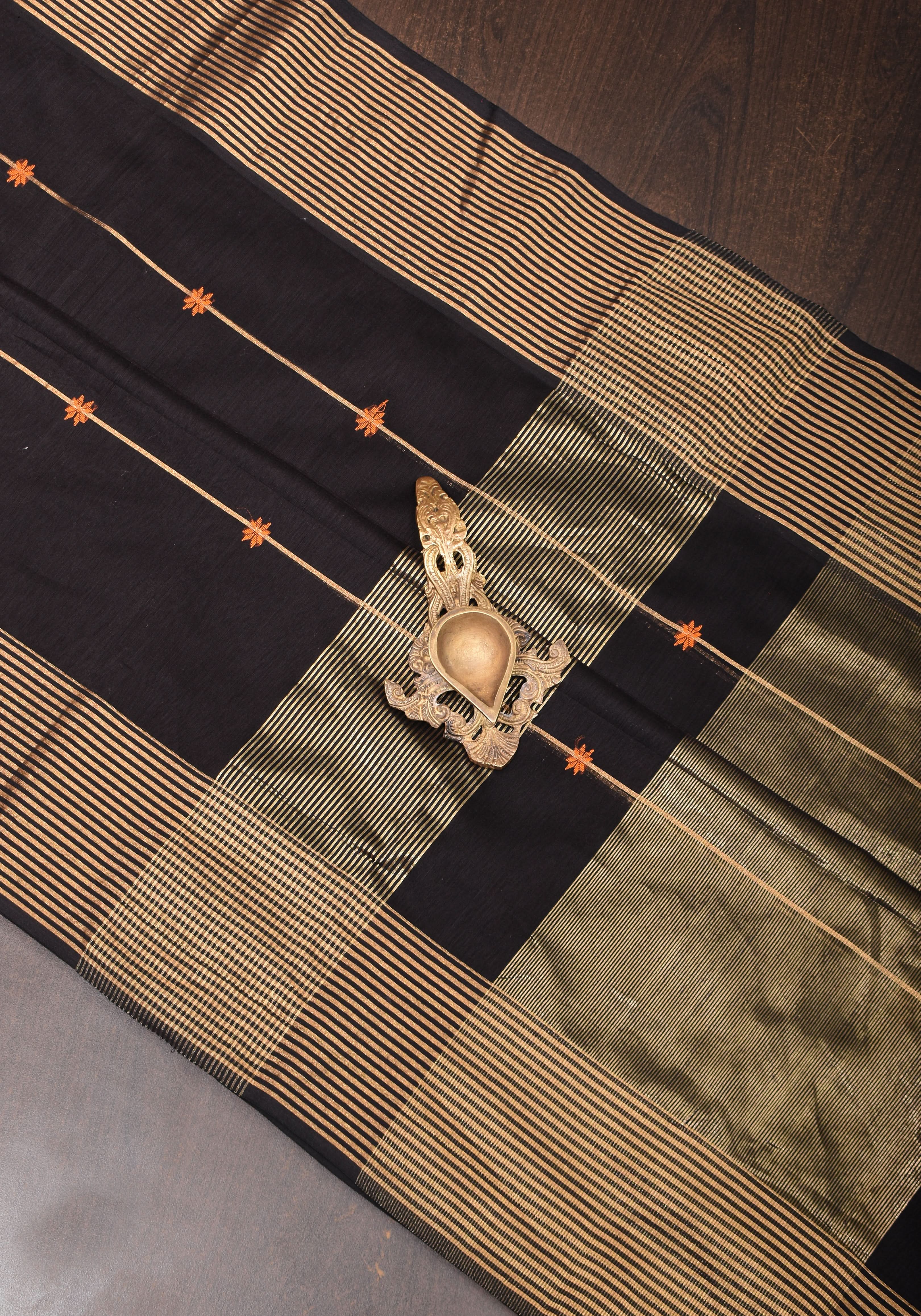 Black Handwoven Zari Stripes Maheshwari Silk Cotton Saree | Shobitam