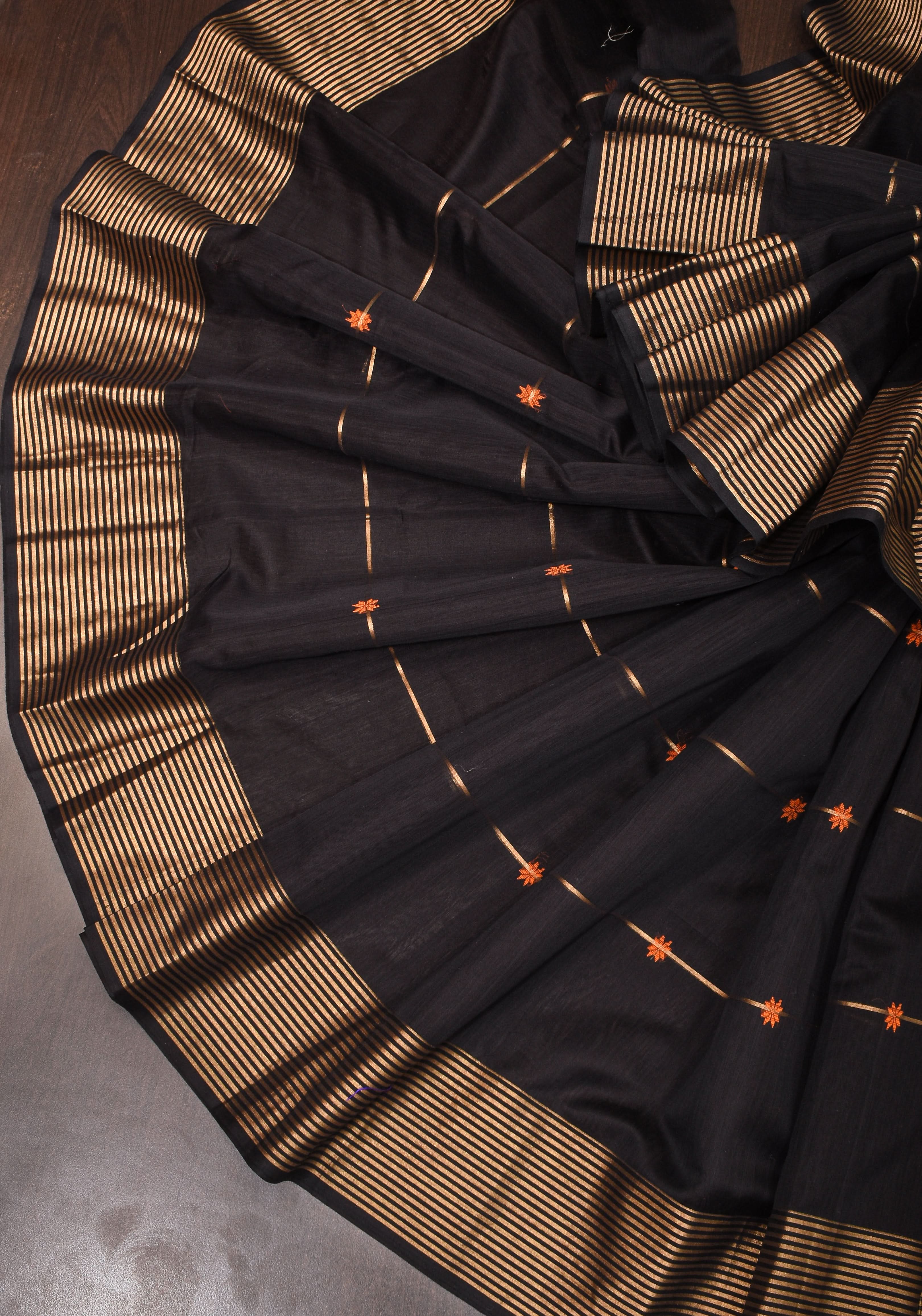 Black Handwoven Zari Stripes Maheshwari Silk Cotton Saree | Shobitam