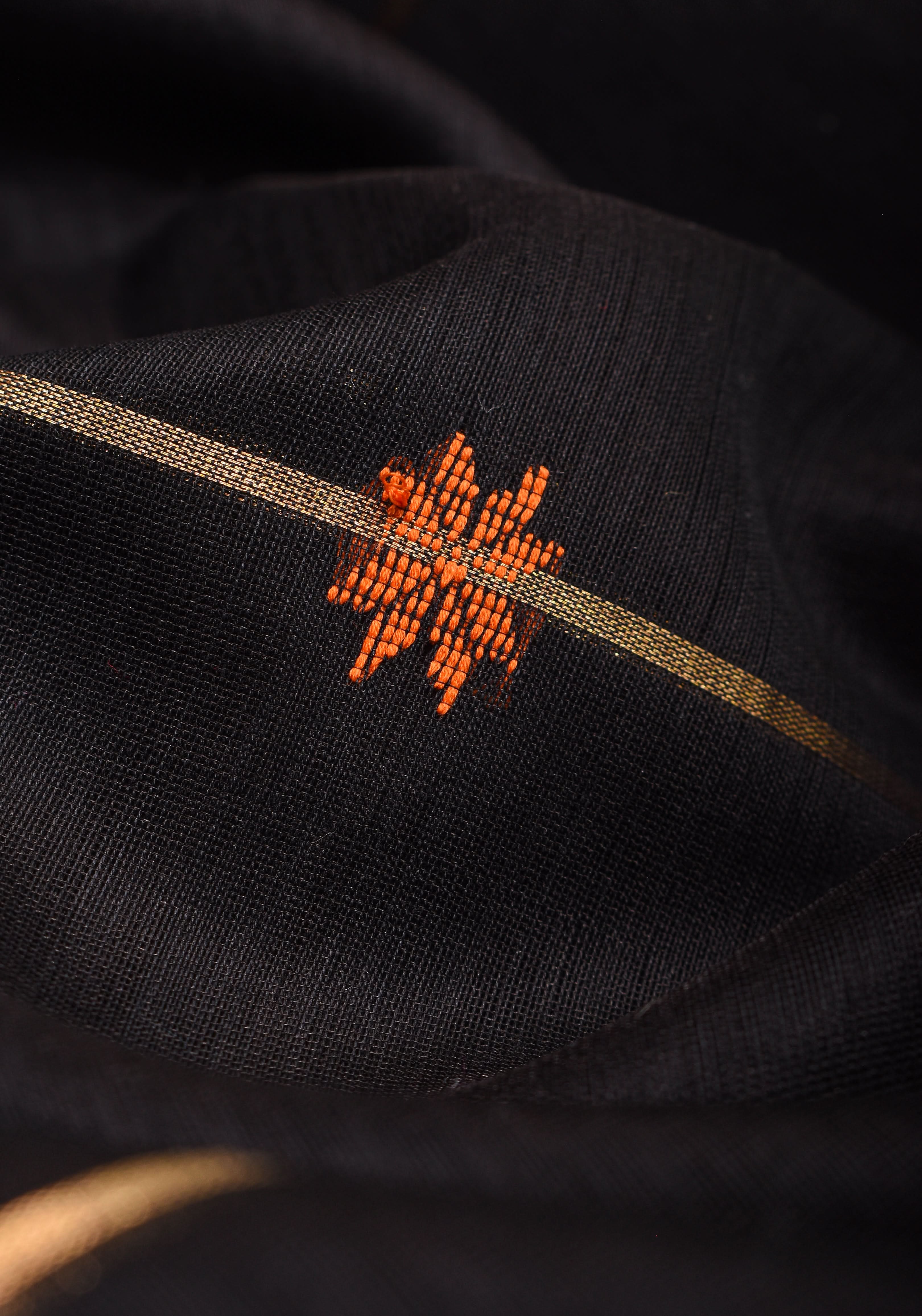 Black Handwoven Zari Stripes Maheshwari Silk Cotton Saree | Shobitam