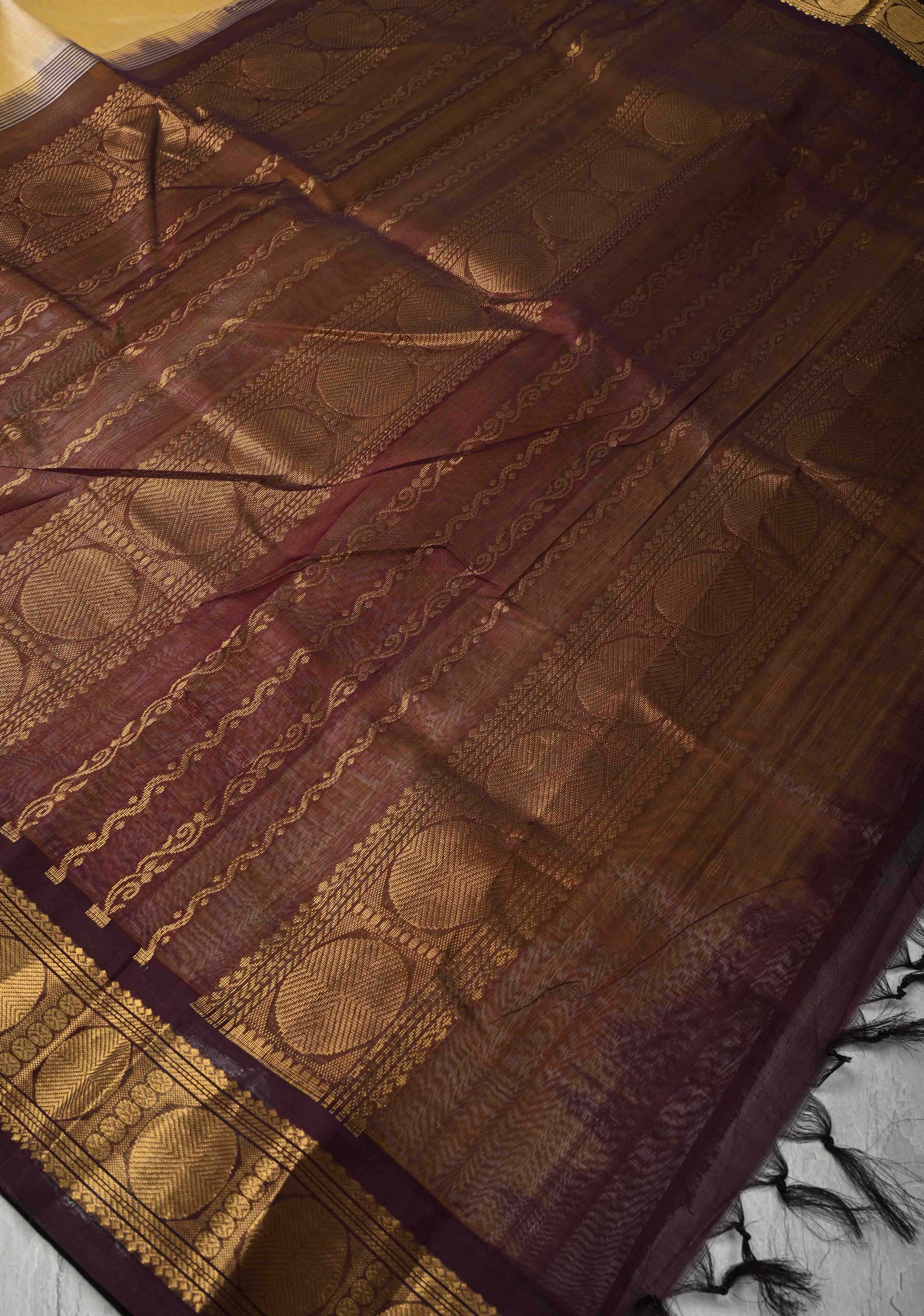 9 Yards Madisar Cream Korvai Kanchi Silk Cotton 100% Handloom Saree with Contrast Zari Border | Shobitam