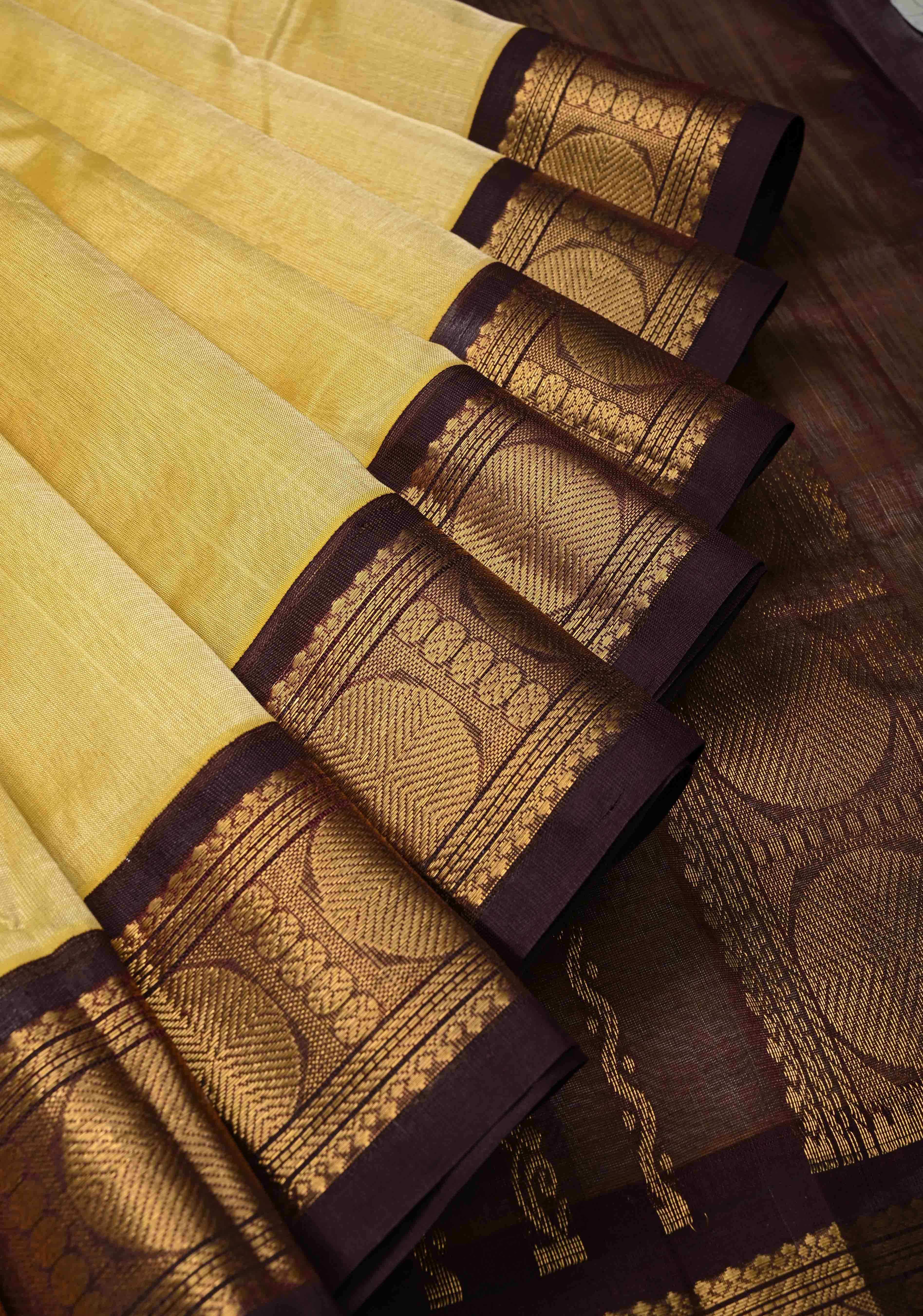 9 Yards Madisar Cream Korvai Kanchi Silk Cotton 100% Handloom Saree with Contrast Zari Border | Shobitam
