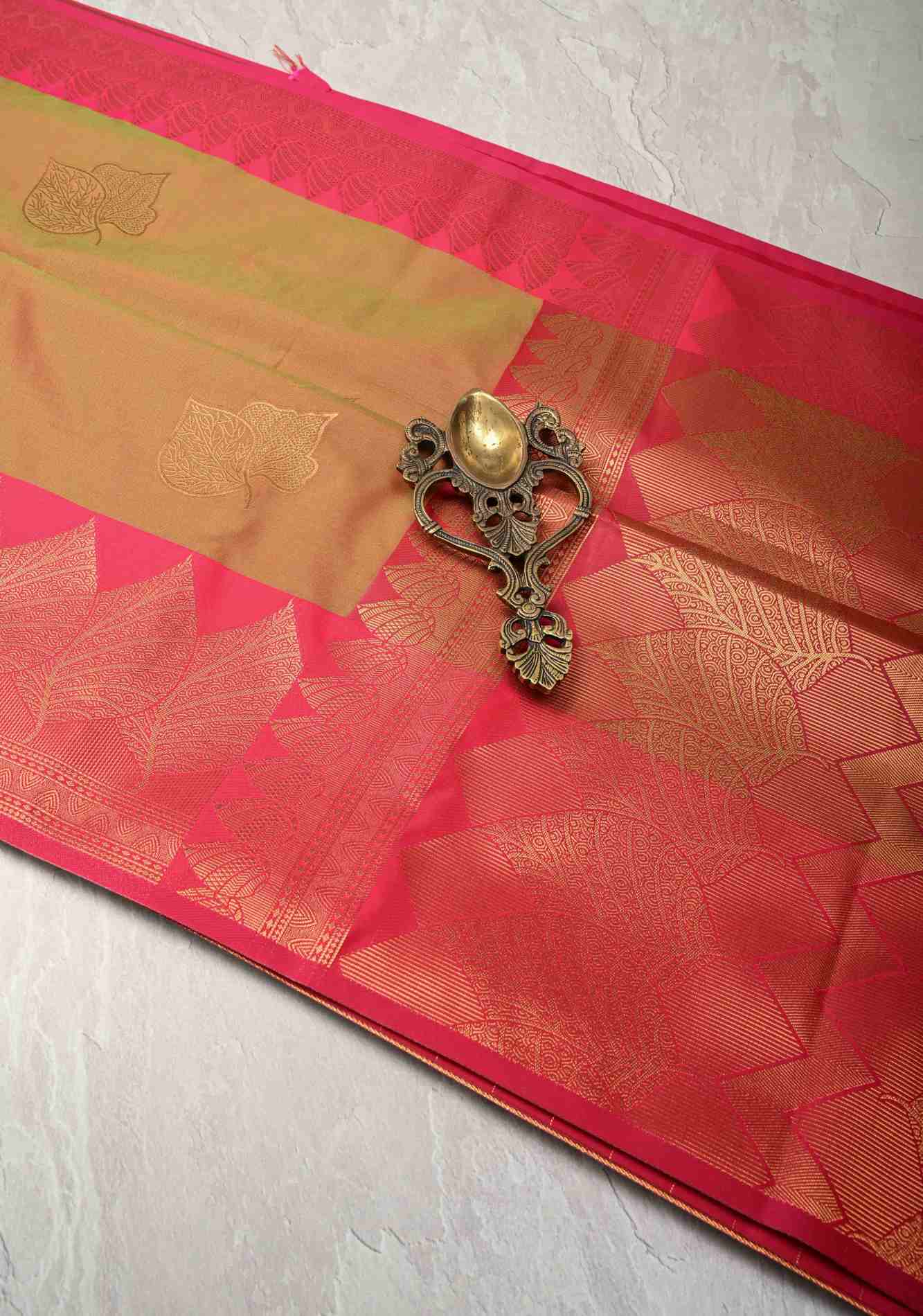 Green Dual tone Kanchi Semi Silk Saree with Leaf Buttas and Zari Border Pre stitch saree
