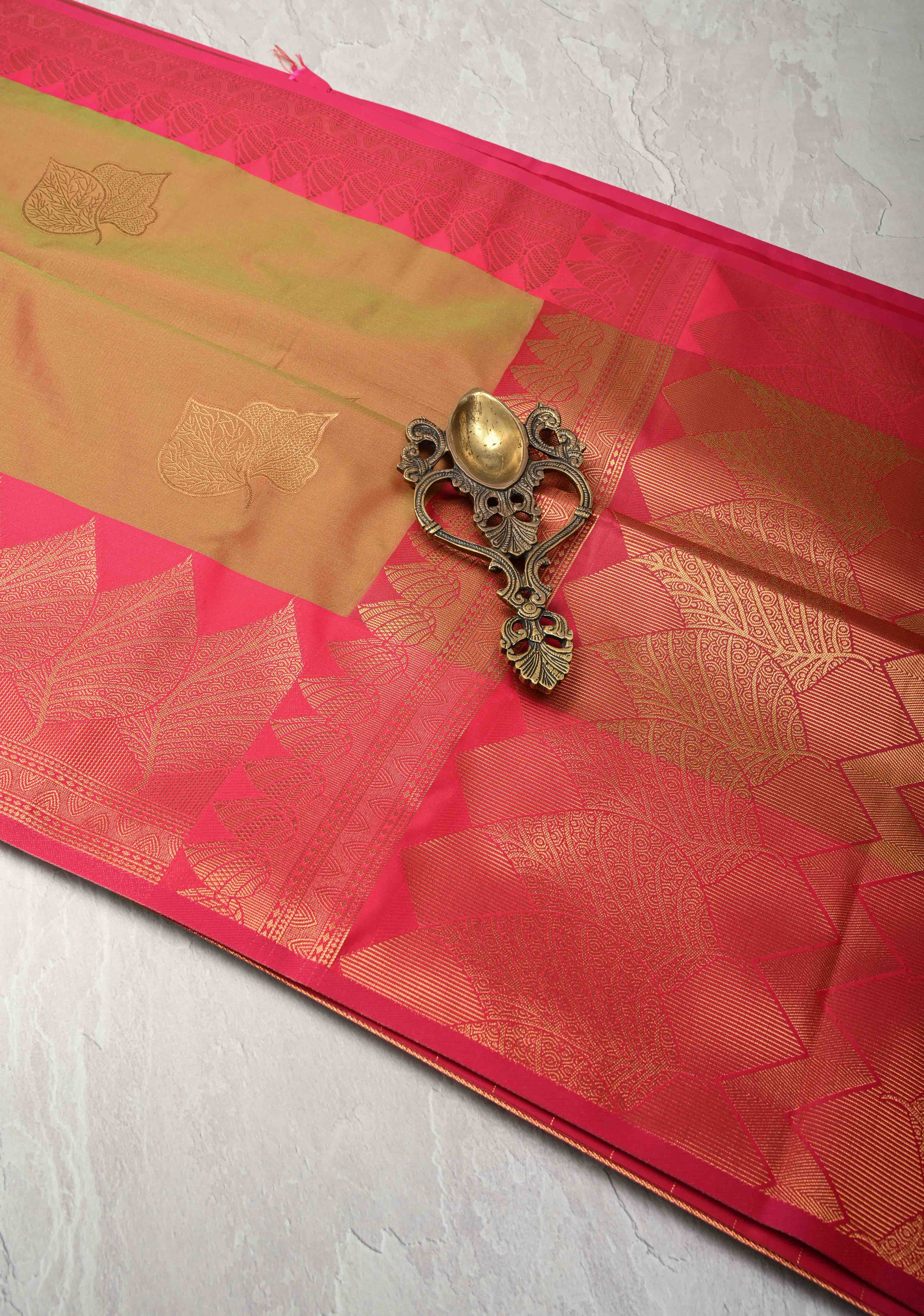 Green Dual tone Kanchi Semi Silk Saree with Leaf Buttas and Zari Border | Shobitam