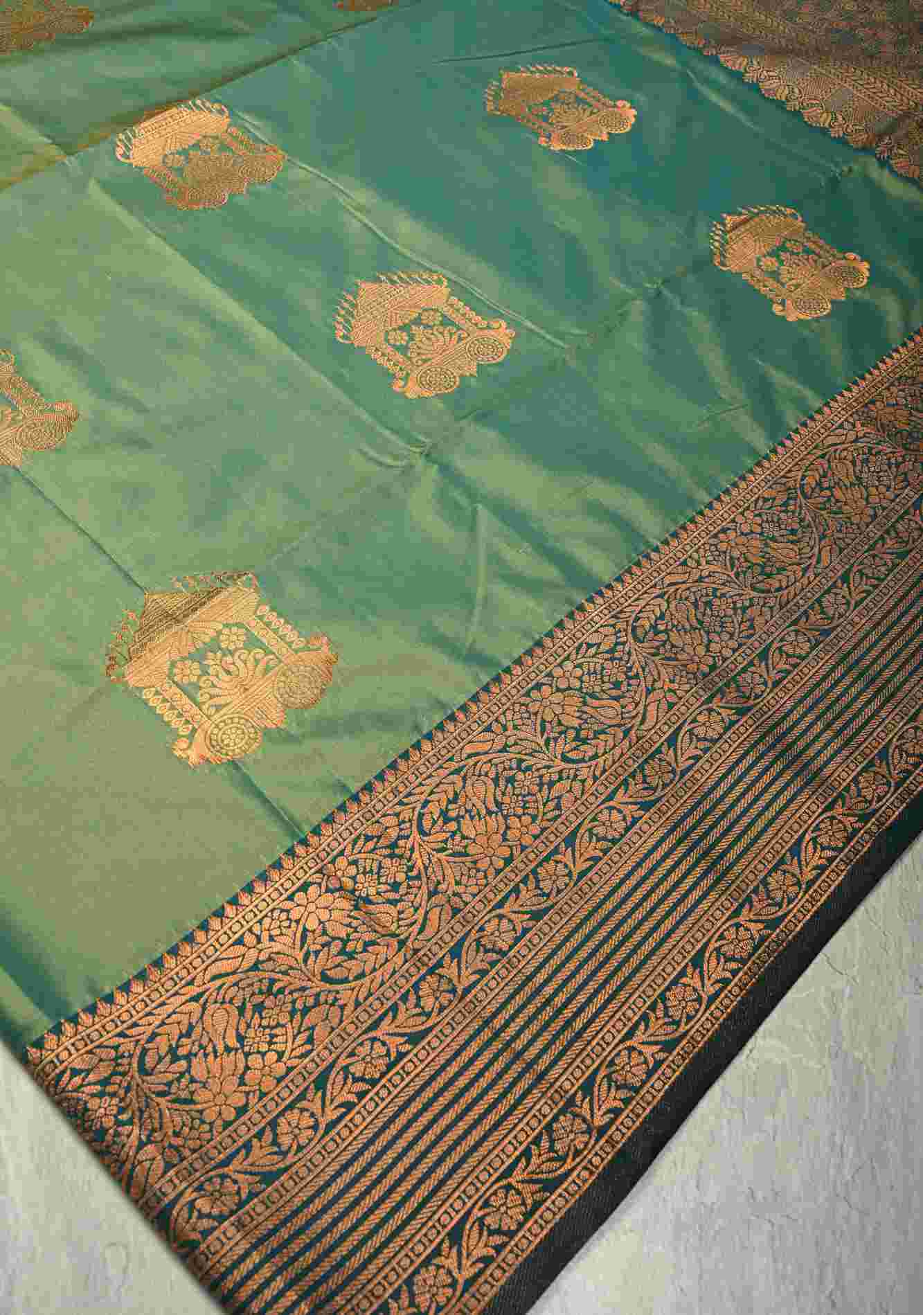 Green Dual Tone Kanchi Semi Silk Saree with Temple Chariot Zari Buttas and Zari Border Ready To Wear Saree