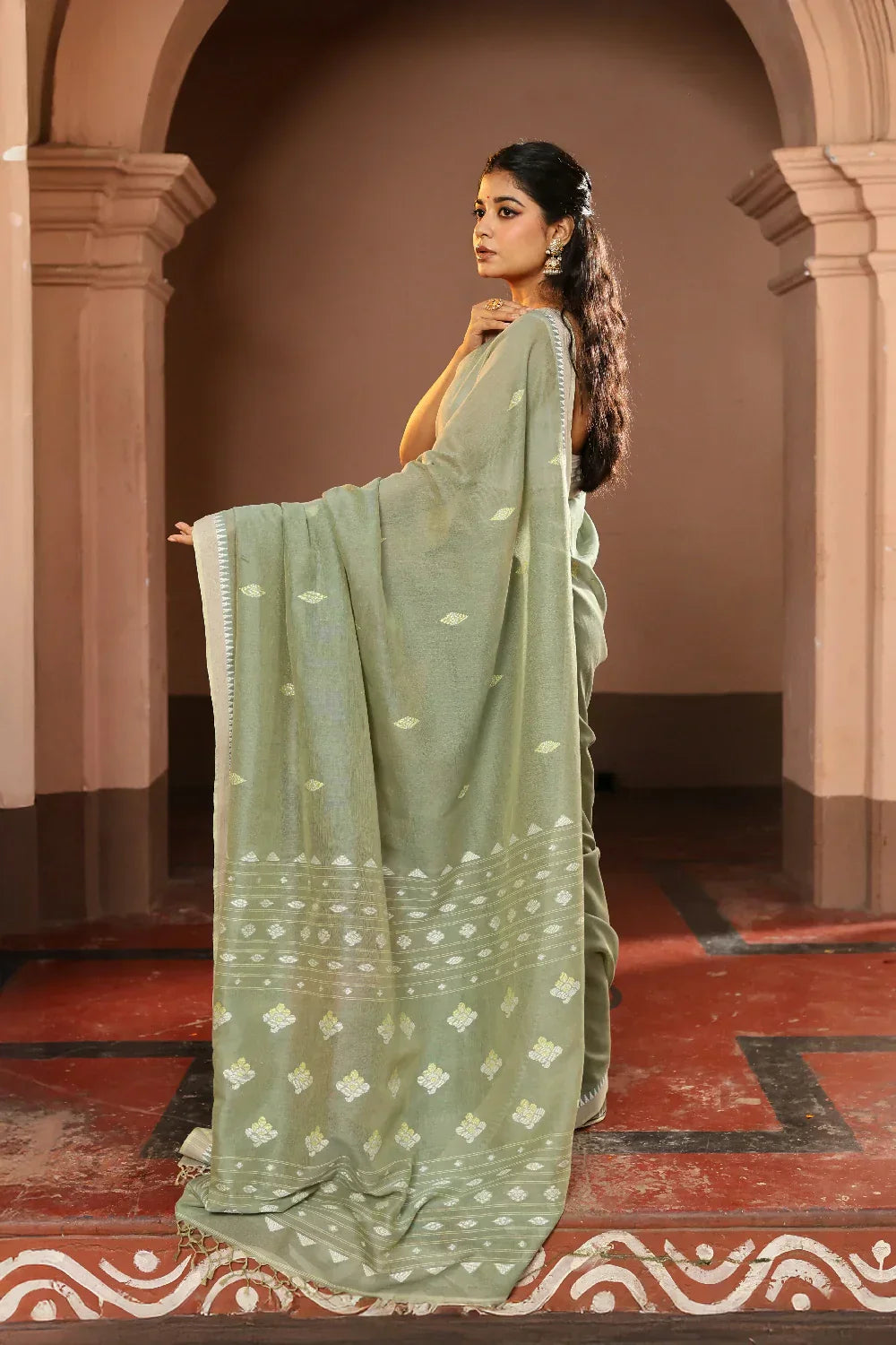 Handloom Pistachio Green Pure Cotton Jamdani Saree | Shobitam