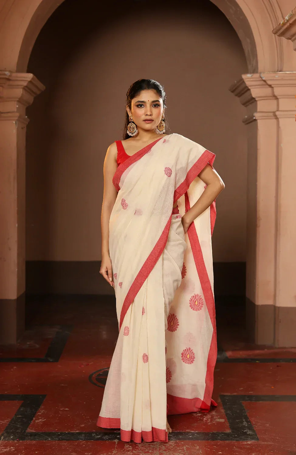 Handloom Red and White Pure Cotton Jamdani Saree | Shobitam