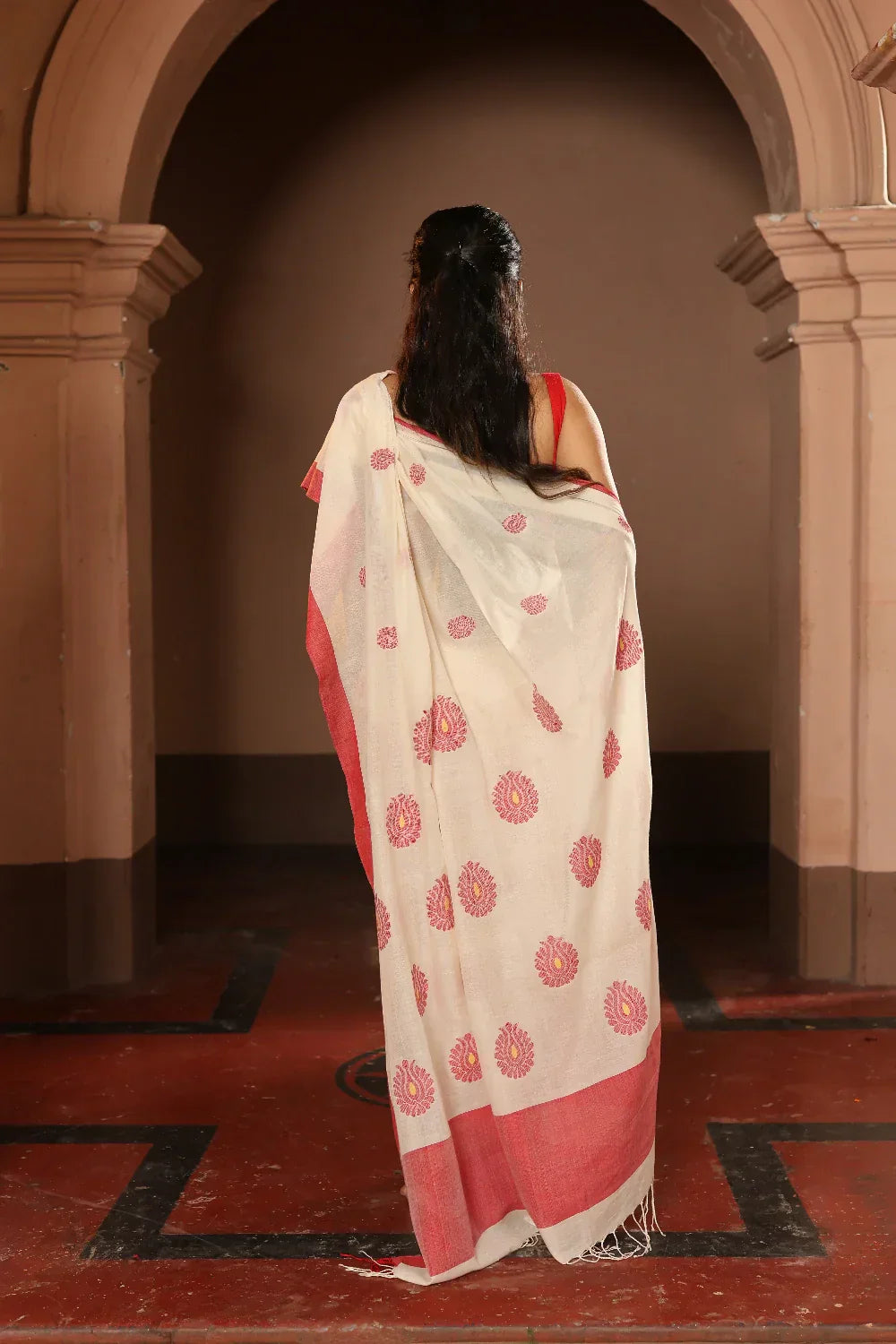 Handloom Red and White Pure Cotton Jamdani Saree | Shobitam
