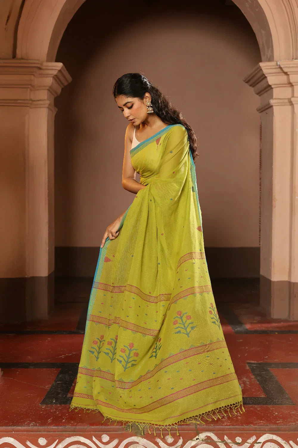Handloom Lime Green Pure Cotton Contemporary Jamdani Saree | Shobitam