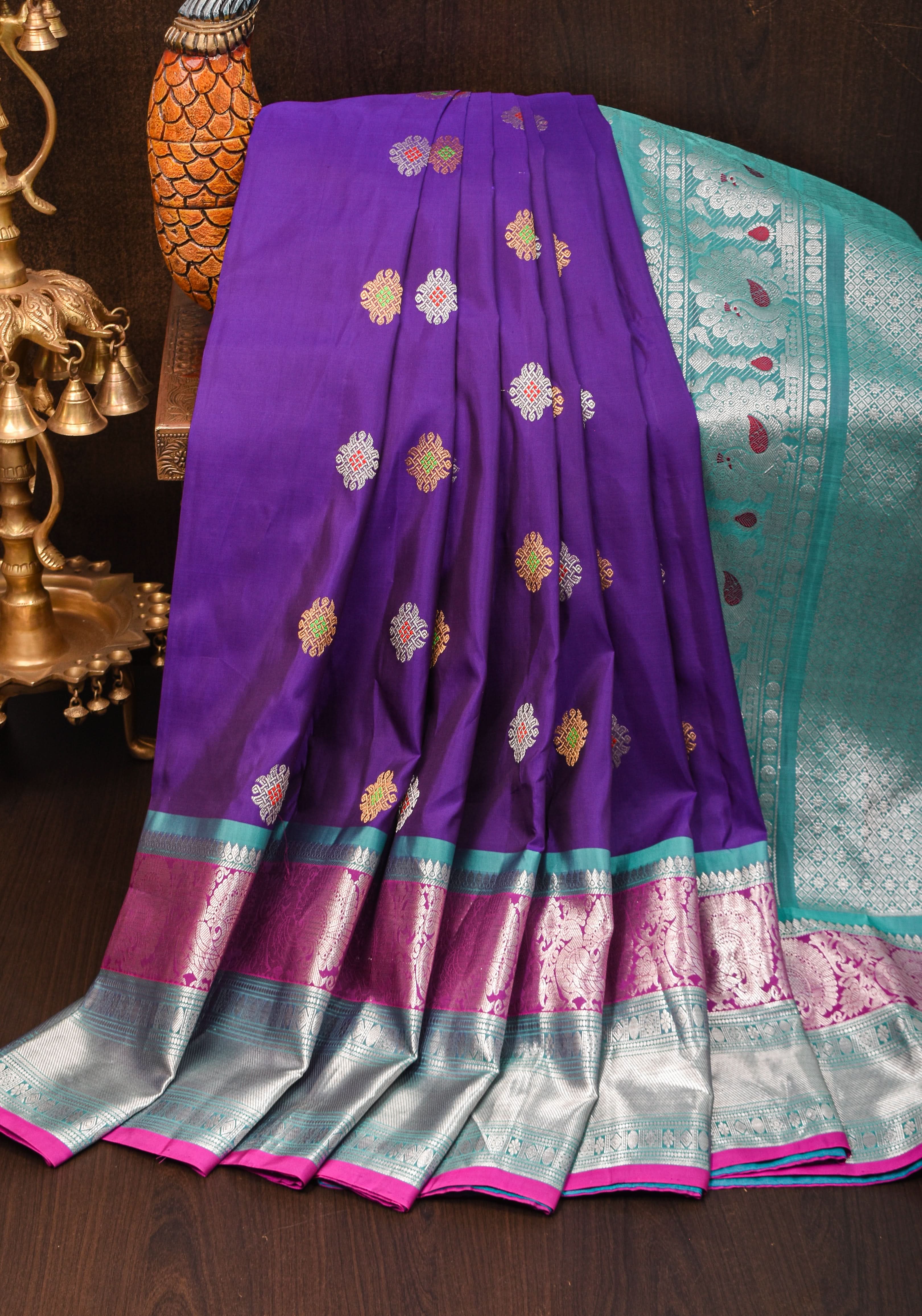 Muggu Design Meenakari Gadwal Silk Saree in Purple with Two Tone  Border | SILK MARK CERTIFIED | Shobitam