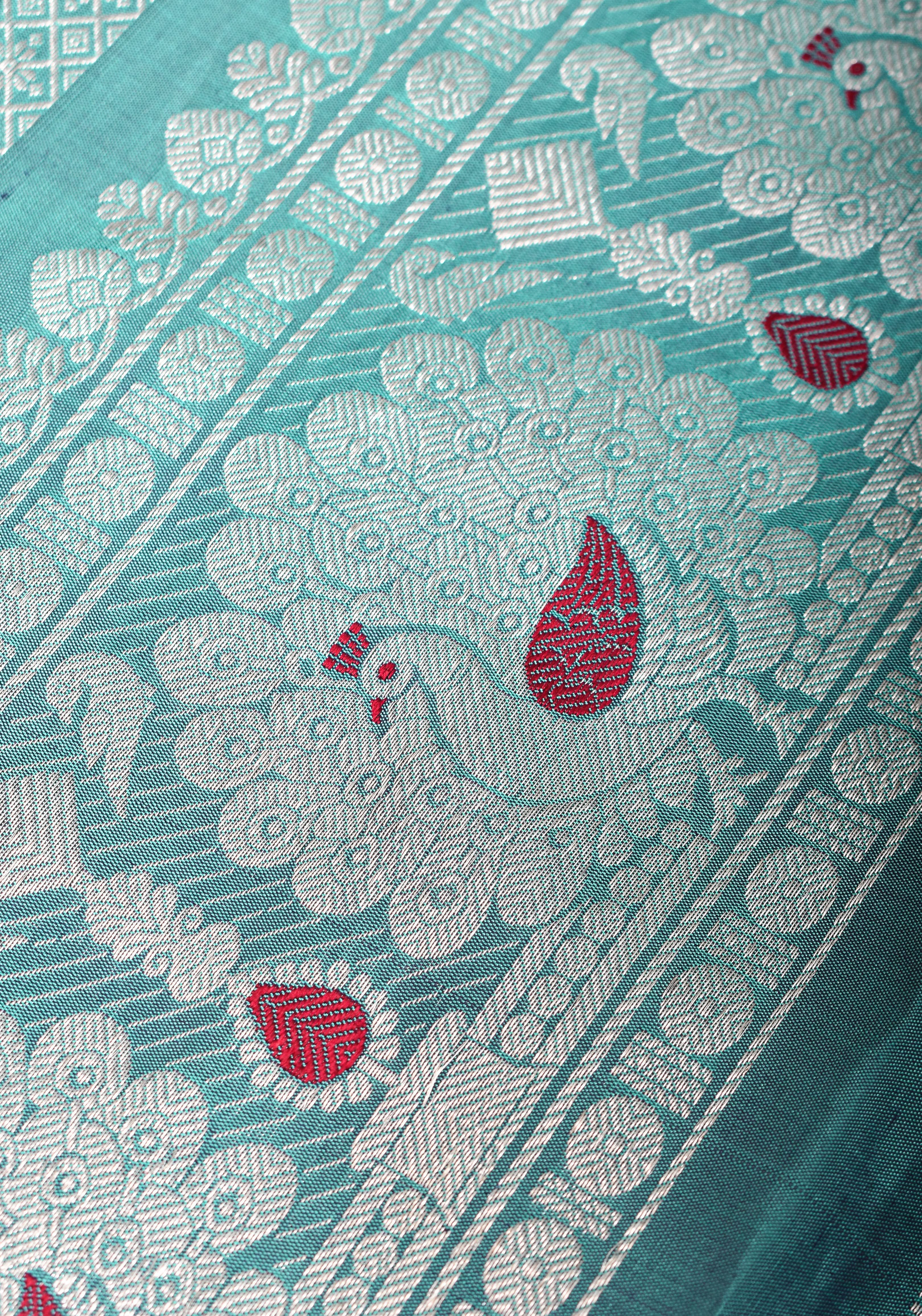 Muggu Design Meenakari Gadwal Silk Saree in Purple with Two Tone  Border | SILK MARK CERTIFIED | Shobitam