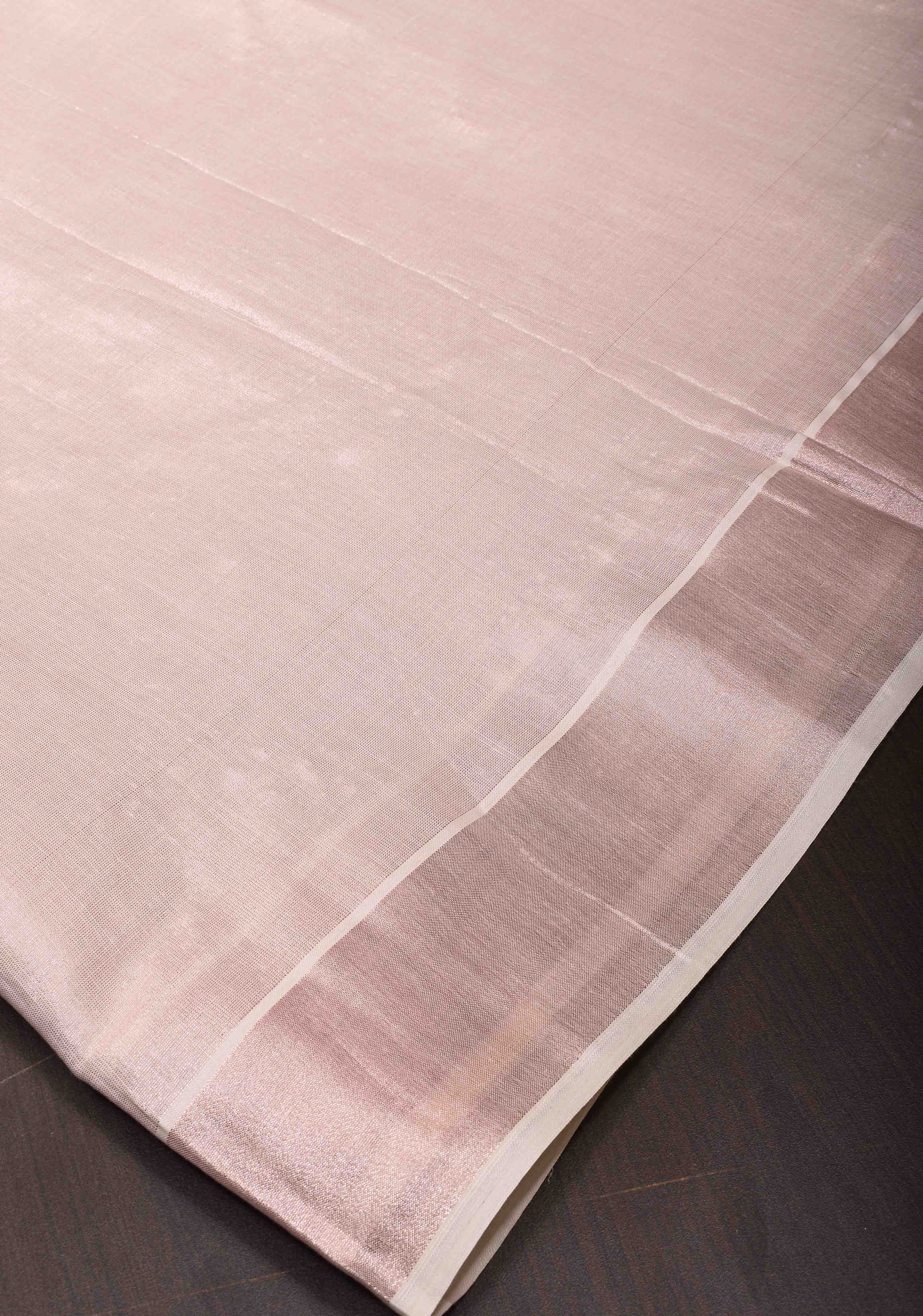 Elegant Kerala Kasavu Half Tissue Saree in White and Gold – A Timeless Classic | Shobitam