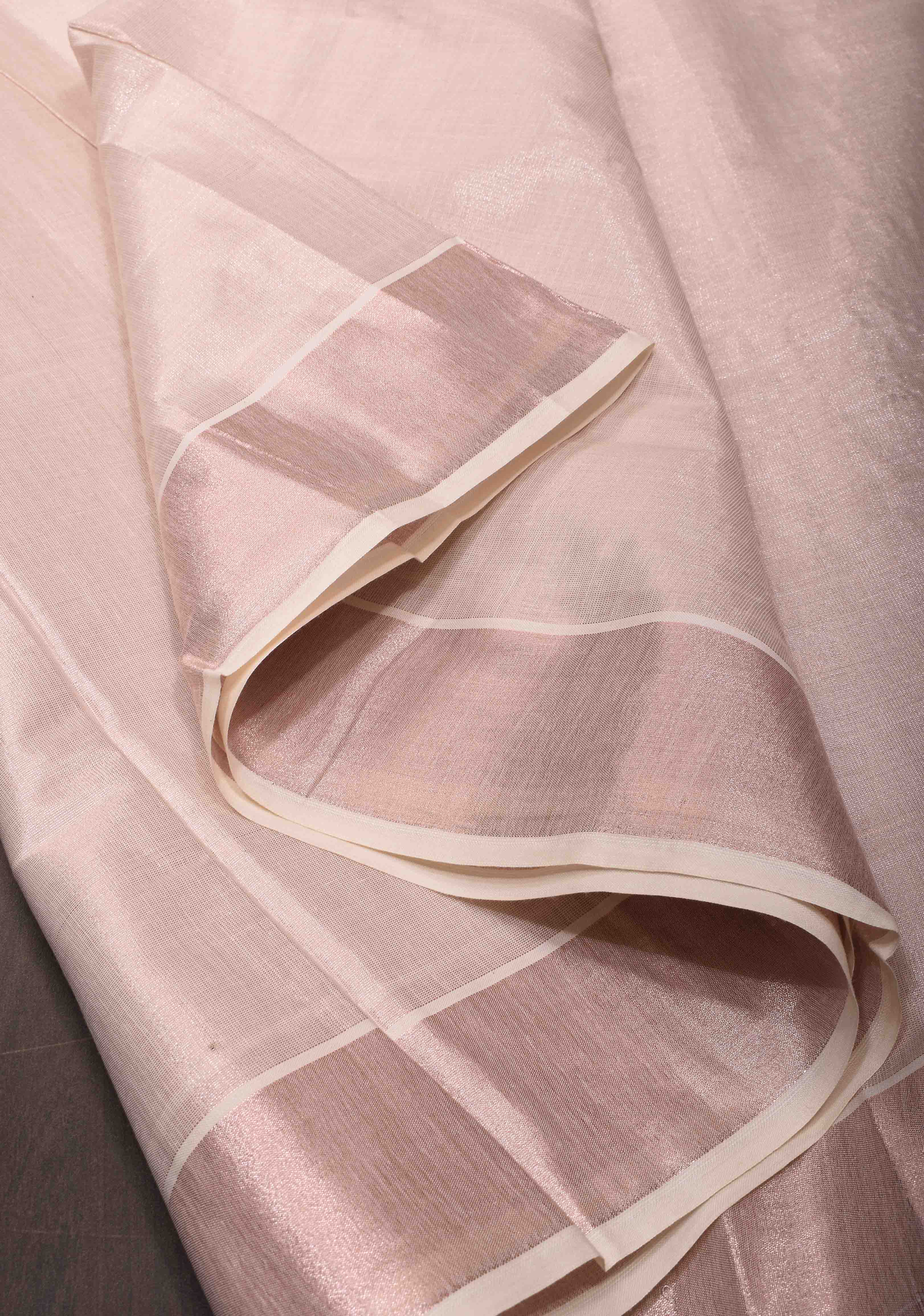 Elegant Kerala Kasavu Half Tissue Saree in White and Gold – A Timeless Classic | Shobitam