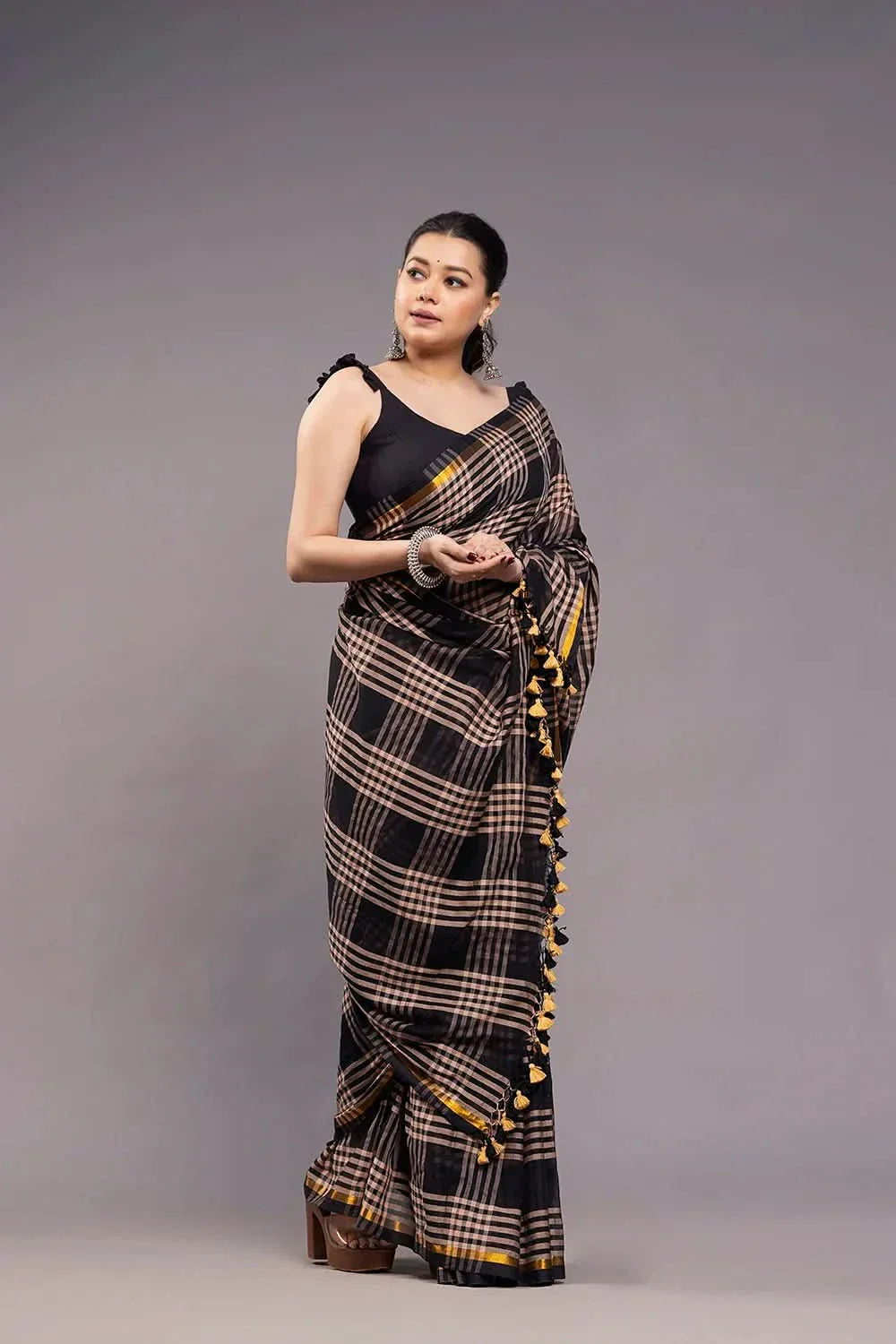 Handloom Black and Grey Check Mulmul Saree | Shobitam