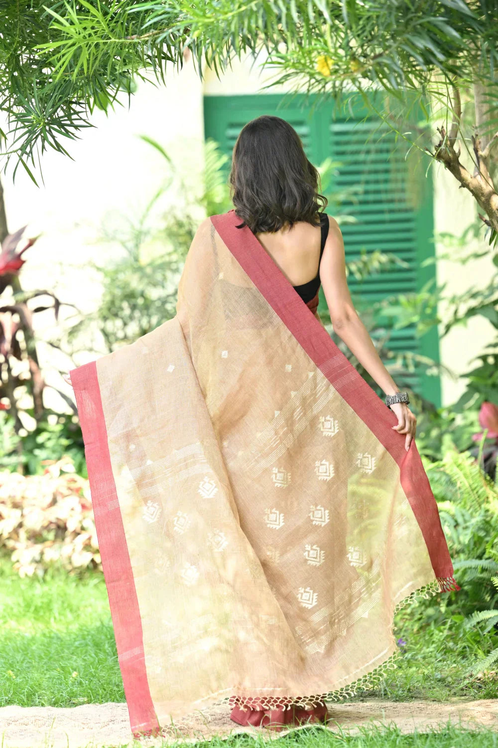 Handloom Sand Brown Pure Linen Jamdani Saree | Shobitam