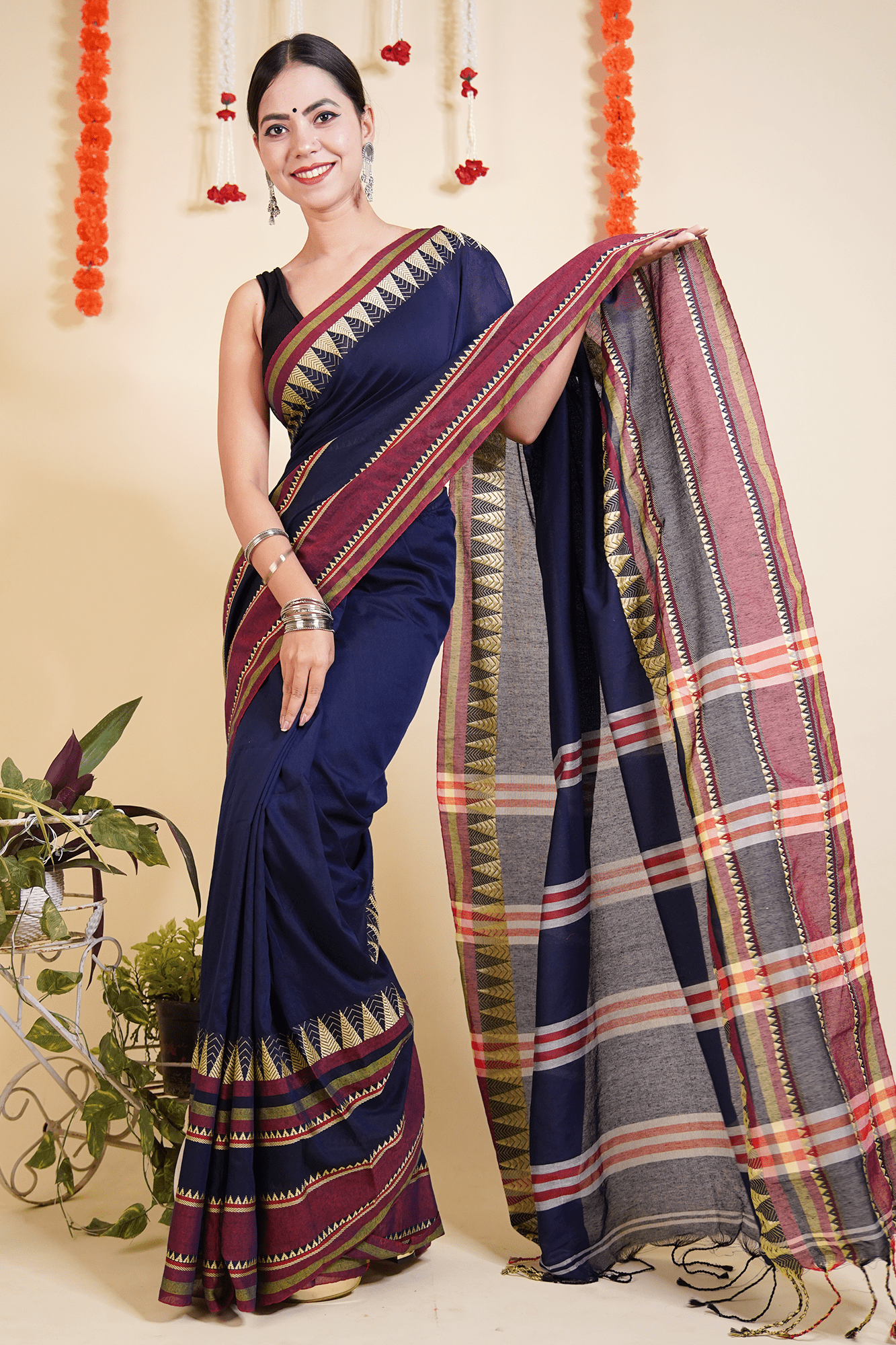 Ready To Wear Traditional Bengali Temple Border Woven Cotton Saree