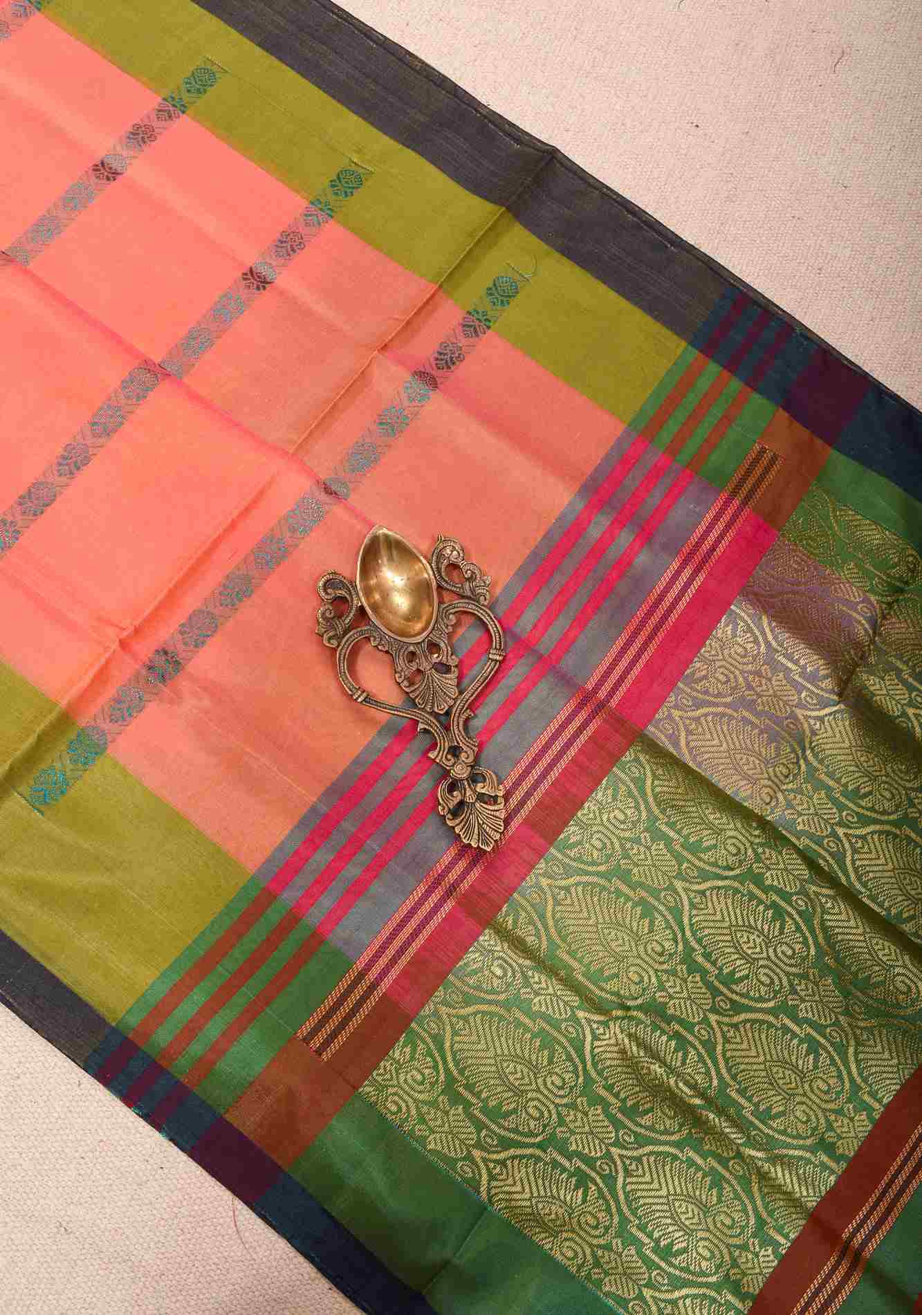 Vegan Silk Handloom Saree in Peach Dual Tone with Green Contrast Wrap in 1 minute saree