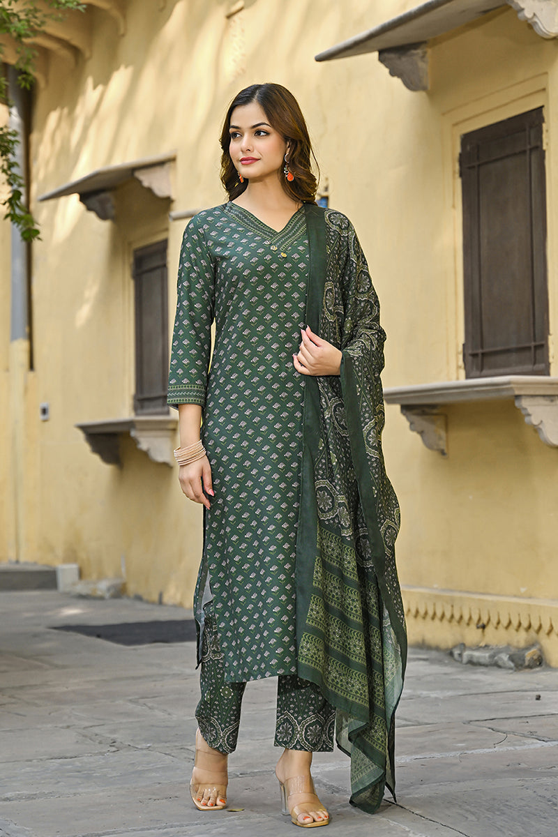 Green Cotton Blend Floral Printed Straight Suit Set | SHOBITAM
