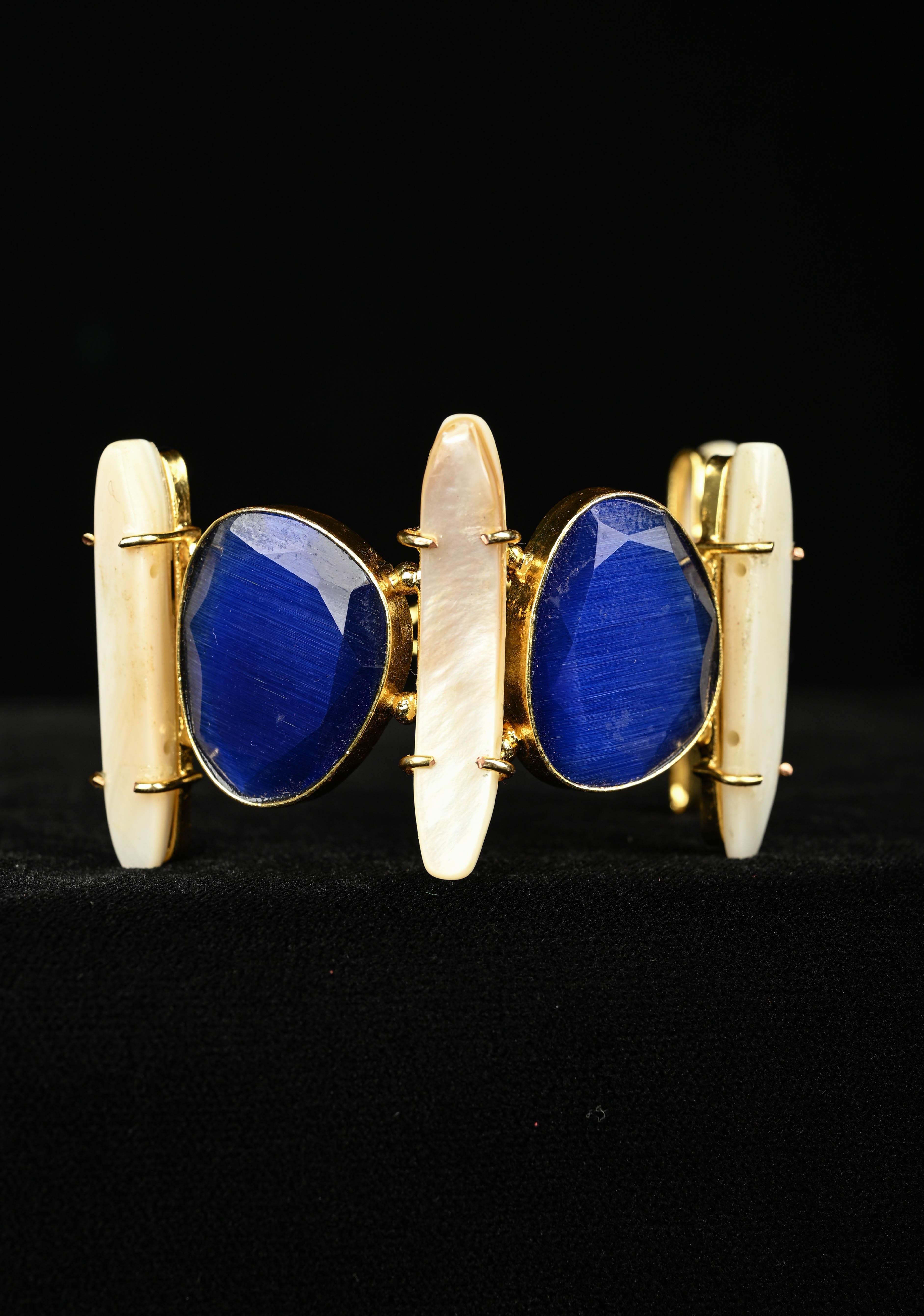 Mother of Pearl with Monalisa Stone Ajustable Handcuff Bracelet With and Gold Tone | Shobitam