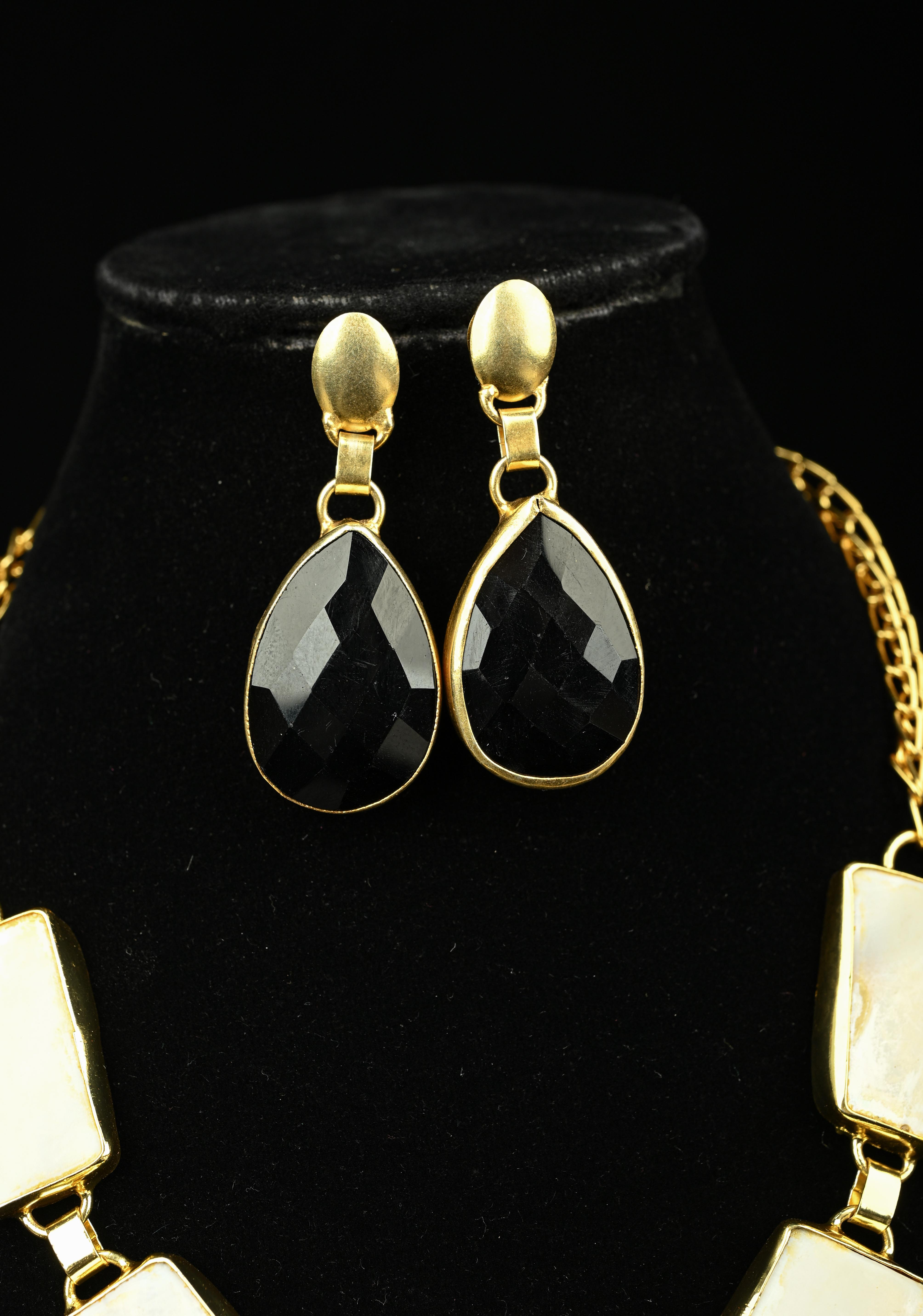 Mother of Pearls and Black Onyx Necklace and Earrings Set | Shobitam