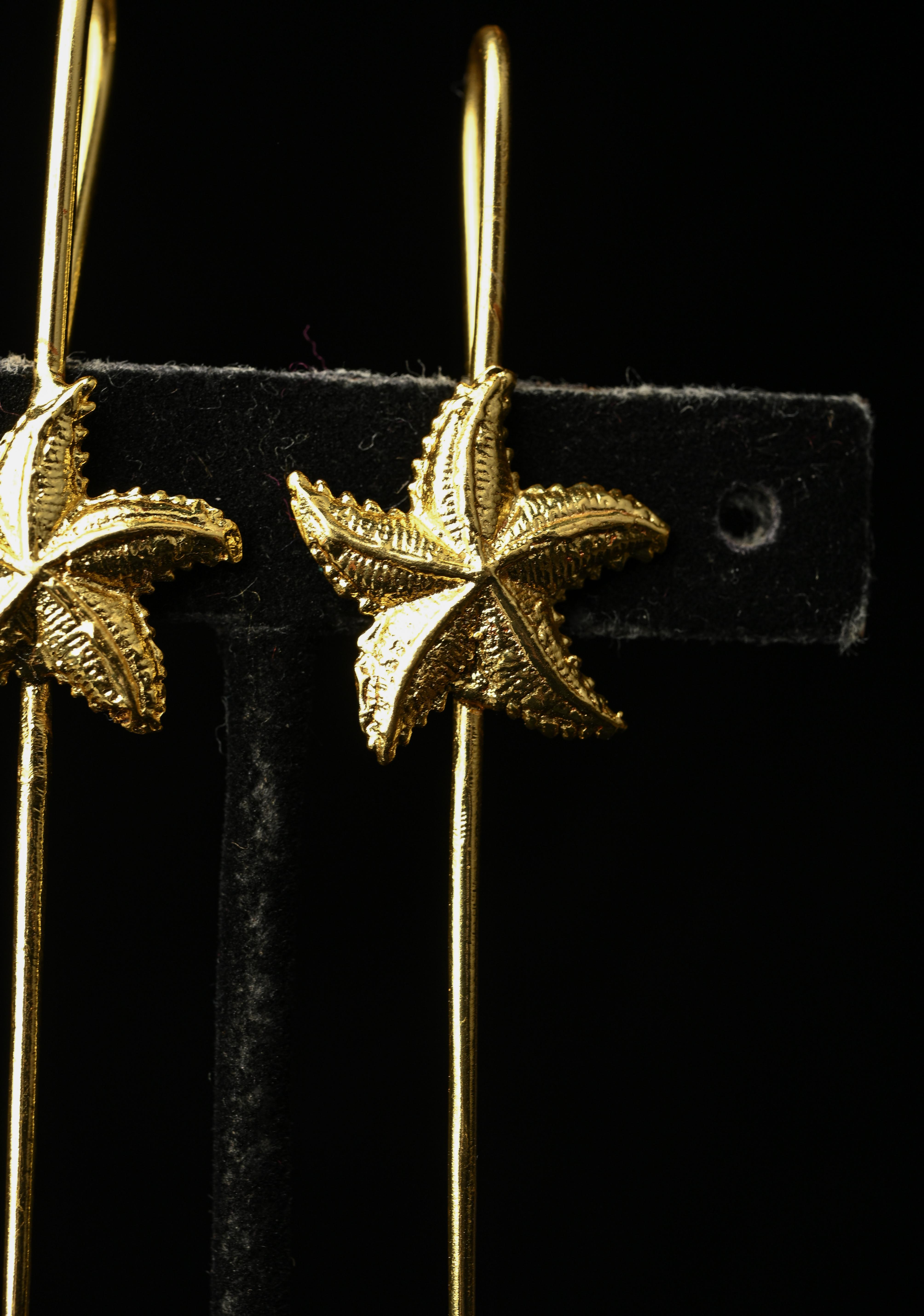 Sculpted Seastar Needle Ear Cuff | Shobitam