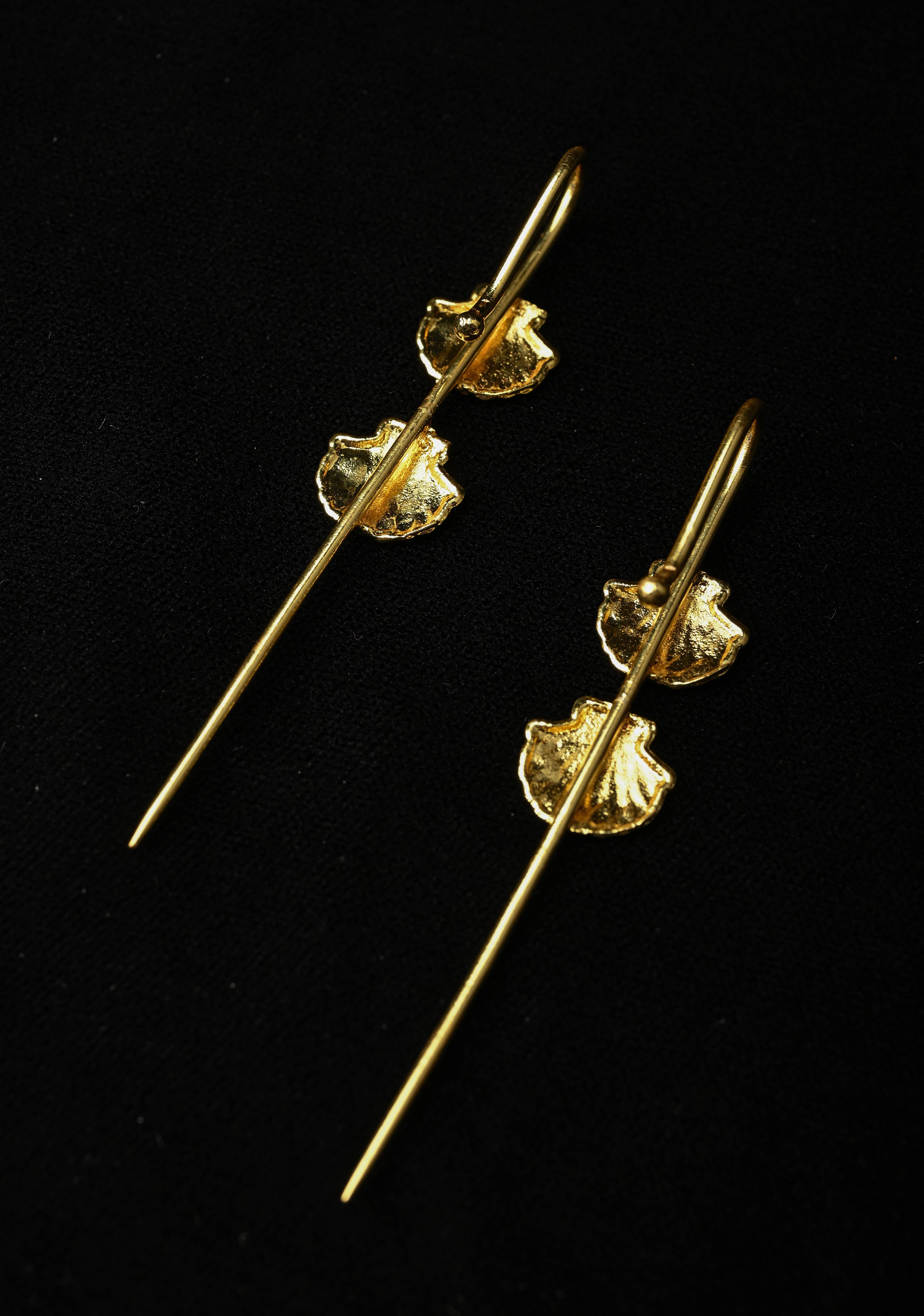 Sculpted Tiered Seashell Needle Ear Cuff | Shobitam
