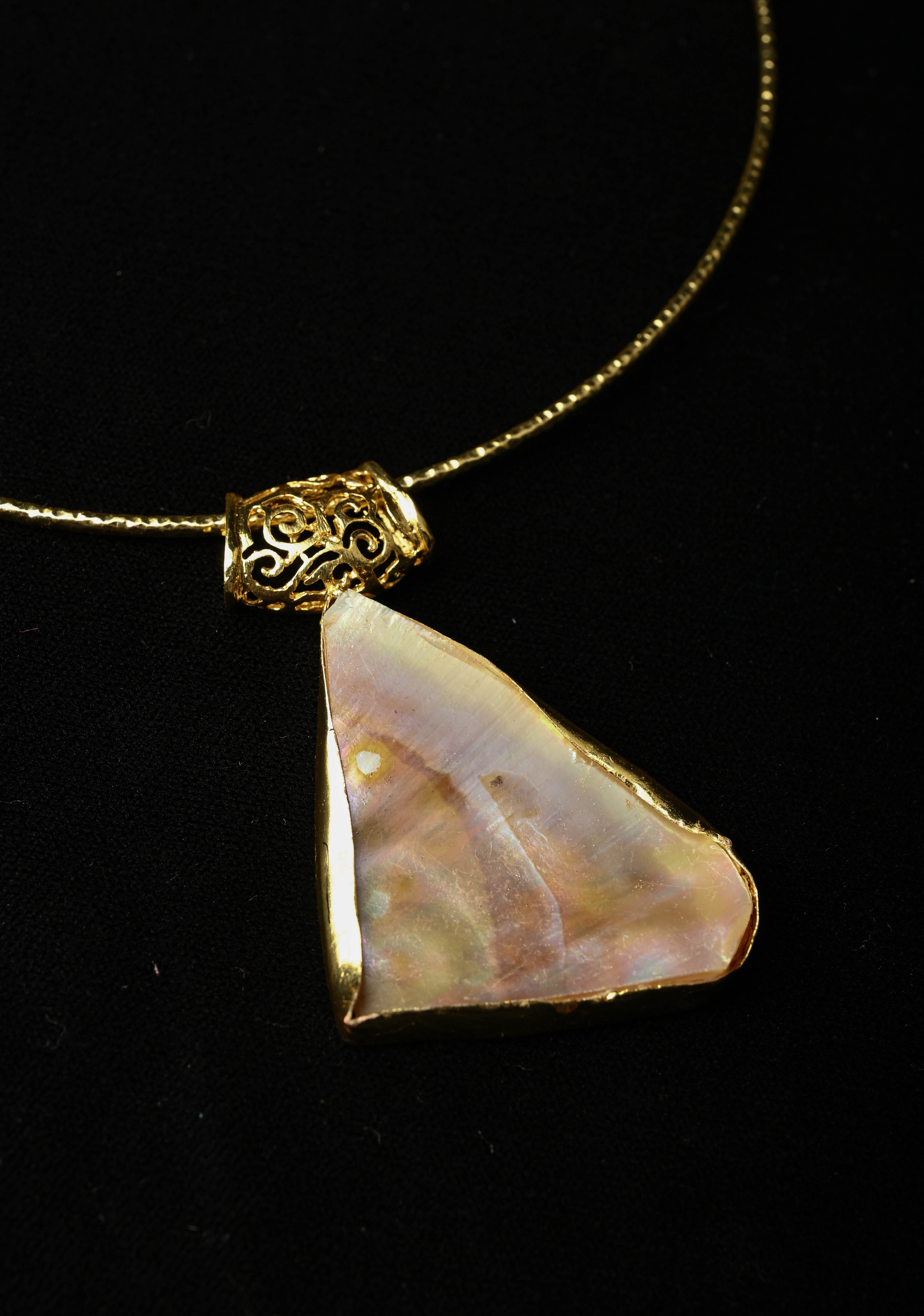 Hasli Necklace with Mother-of-Pearls Pendant | Shobitam