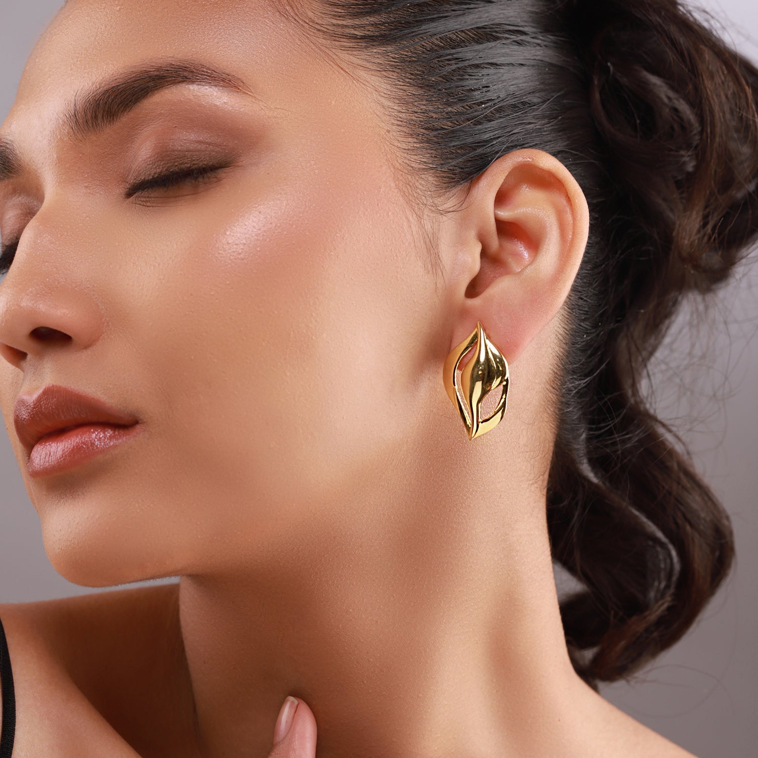 Flow Tide Wave Curves Stud Earrings | SHOBITAM