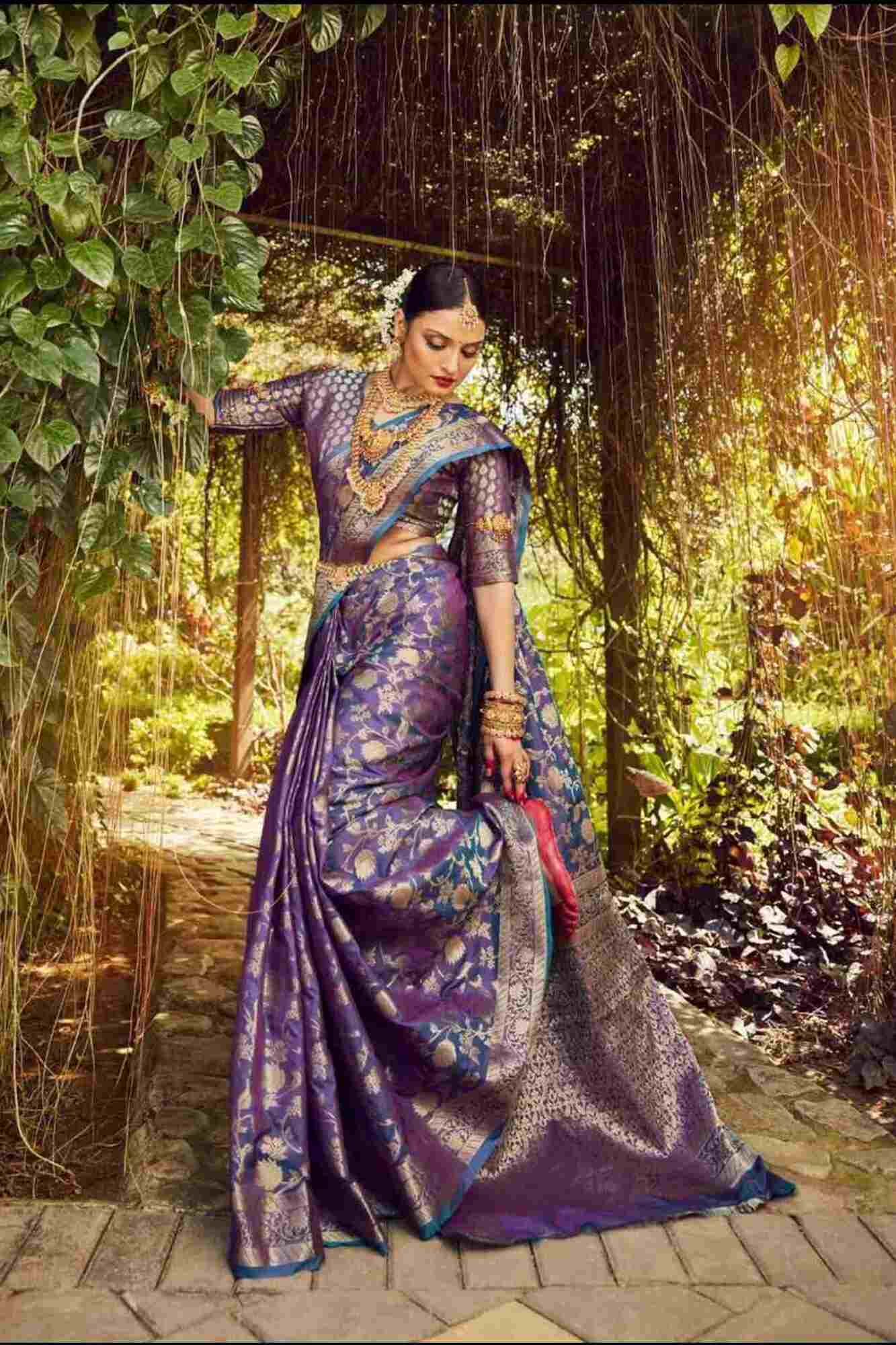 Rich Lavender Soft Banarasi With Heavy Zari Jaal Woven & Ornate Palla Ready To Wear Saree