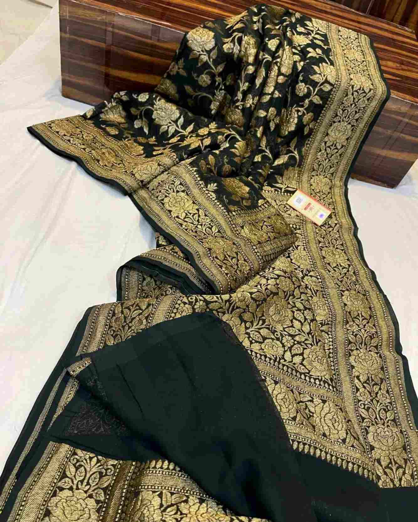 Bottle Green Georgette Silk Floral Zari Jaal Woven & Ornate Palla 1 Minute Saree