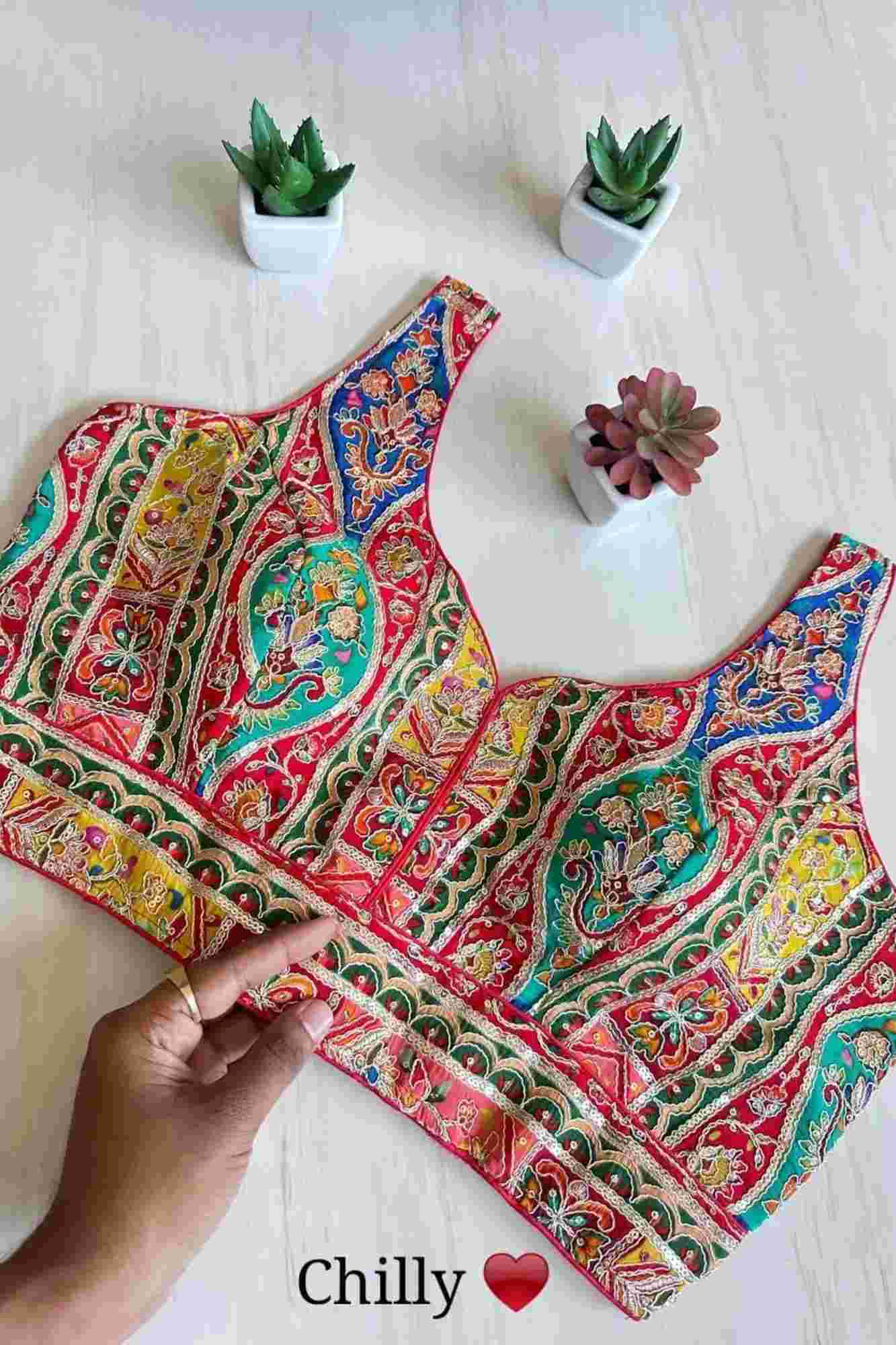 Chilly Panel Sleeveless Crepe with Back Open Ready To Wear Blouse