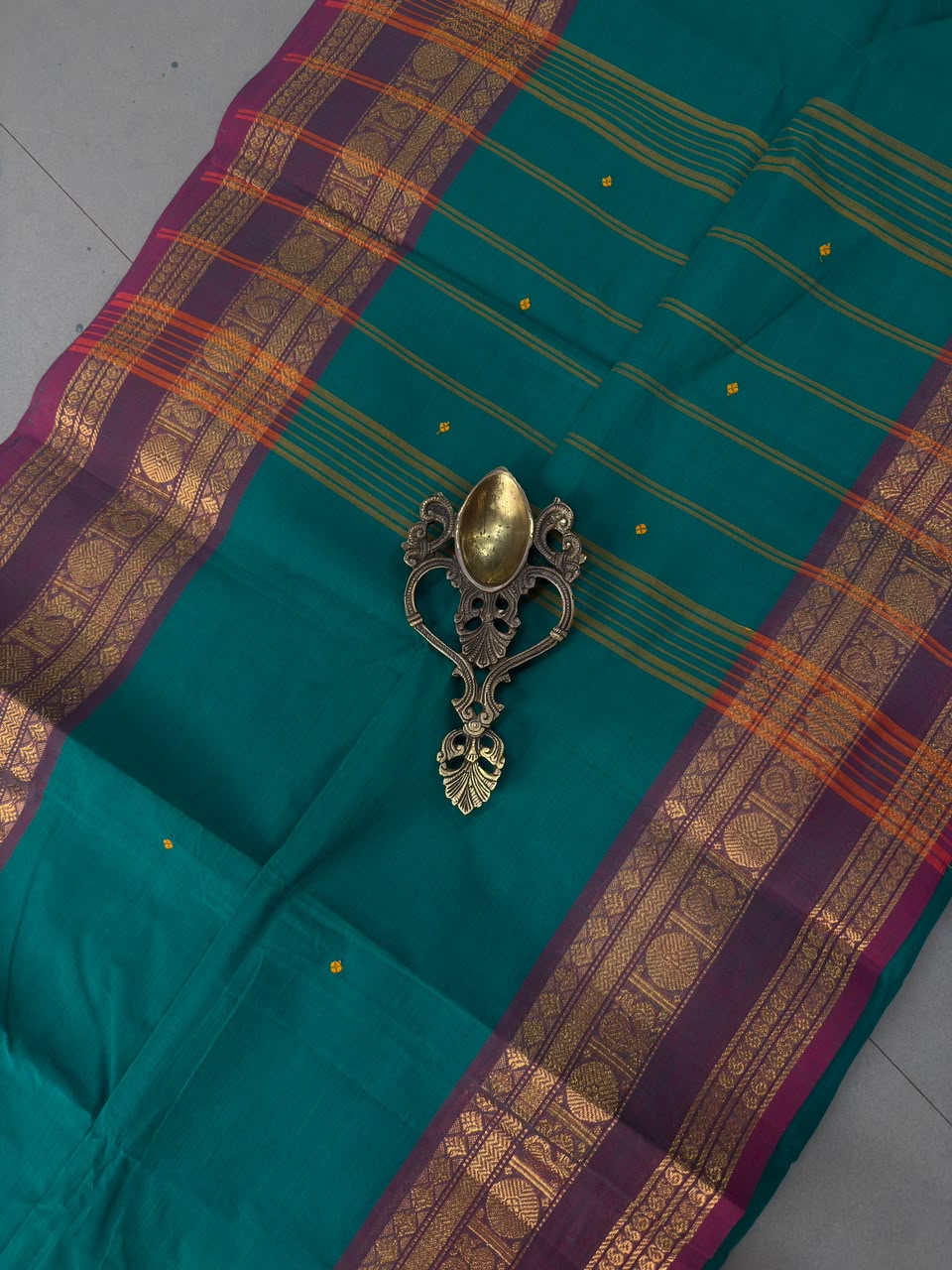 Rama Green Kanchi Cotton Saree with Thread Buttas and Contrast Zari Borders | SHOBITAM