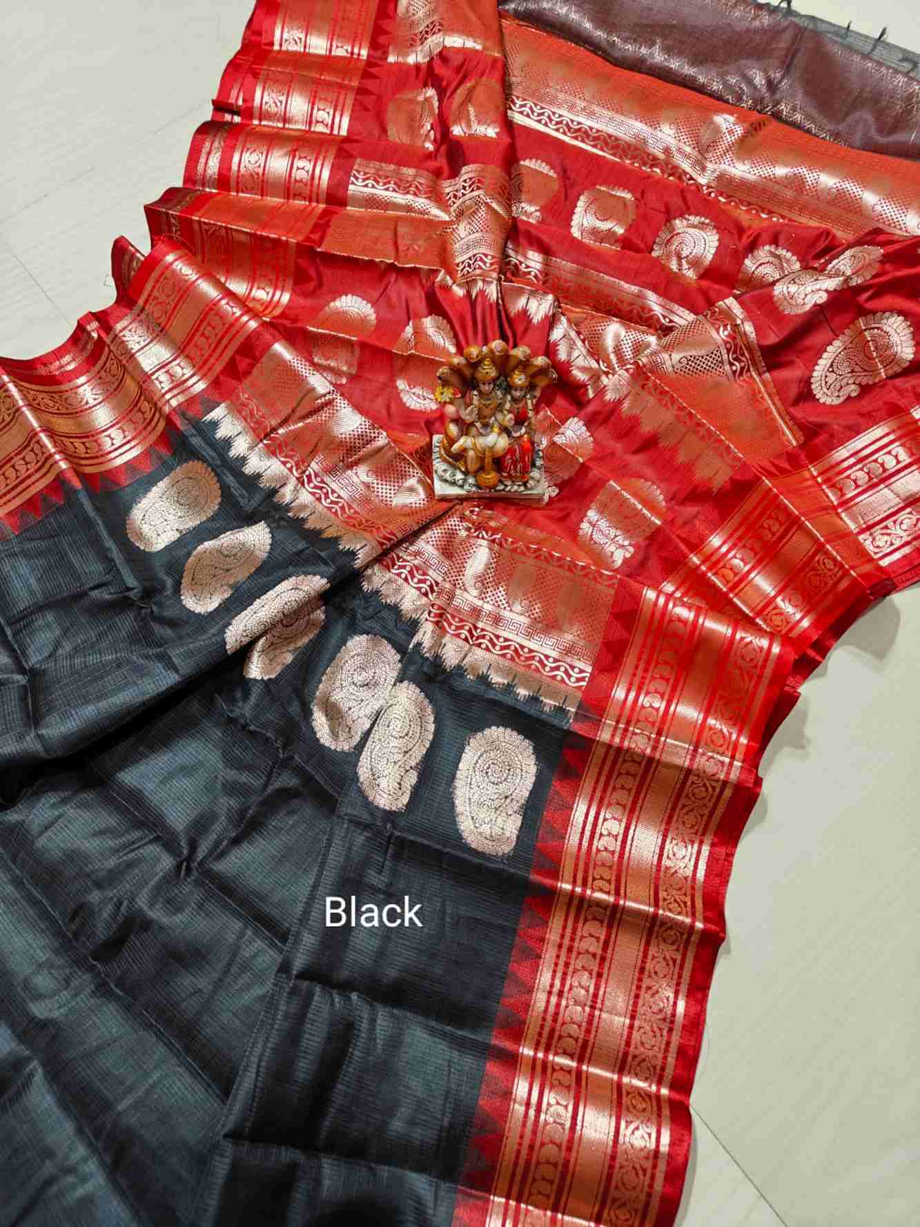 Classic Black Kota Gadwal Silk Saree with Handloom Zari Border & Bold Contrast Red Pallu Wrap in 1 minute saree