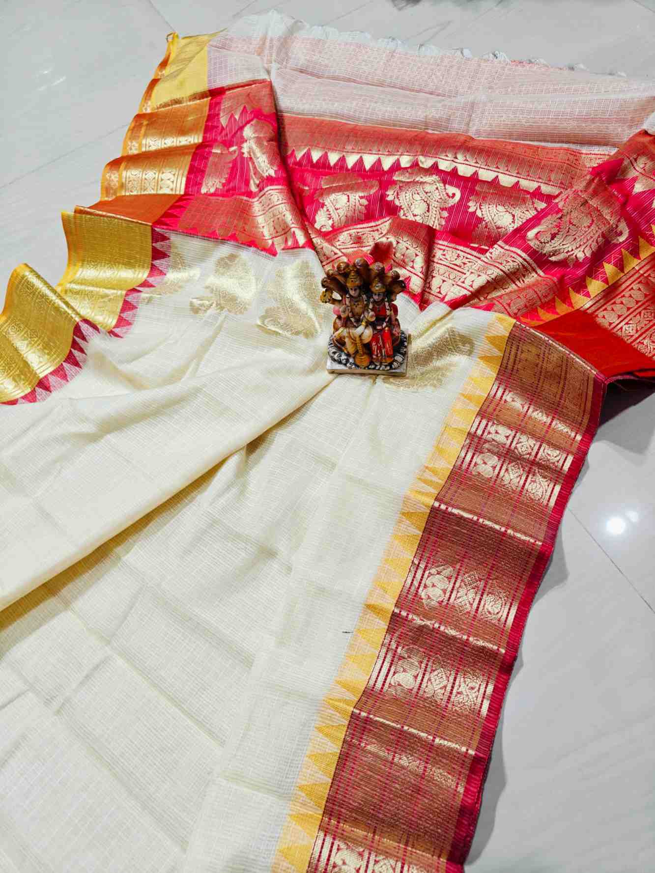 Classic White Kota Gadwal Silk Saree with Handloom Zari Border & Bold Contrast Red Pallu Wrap in 1 minute saree