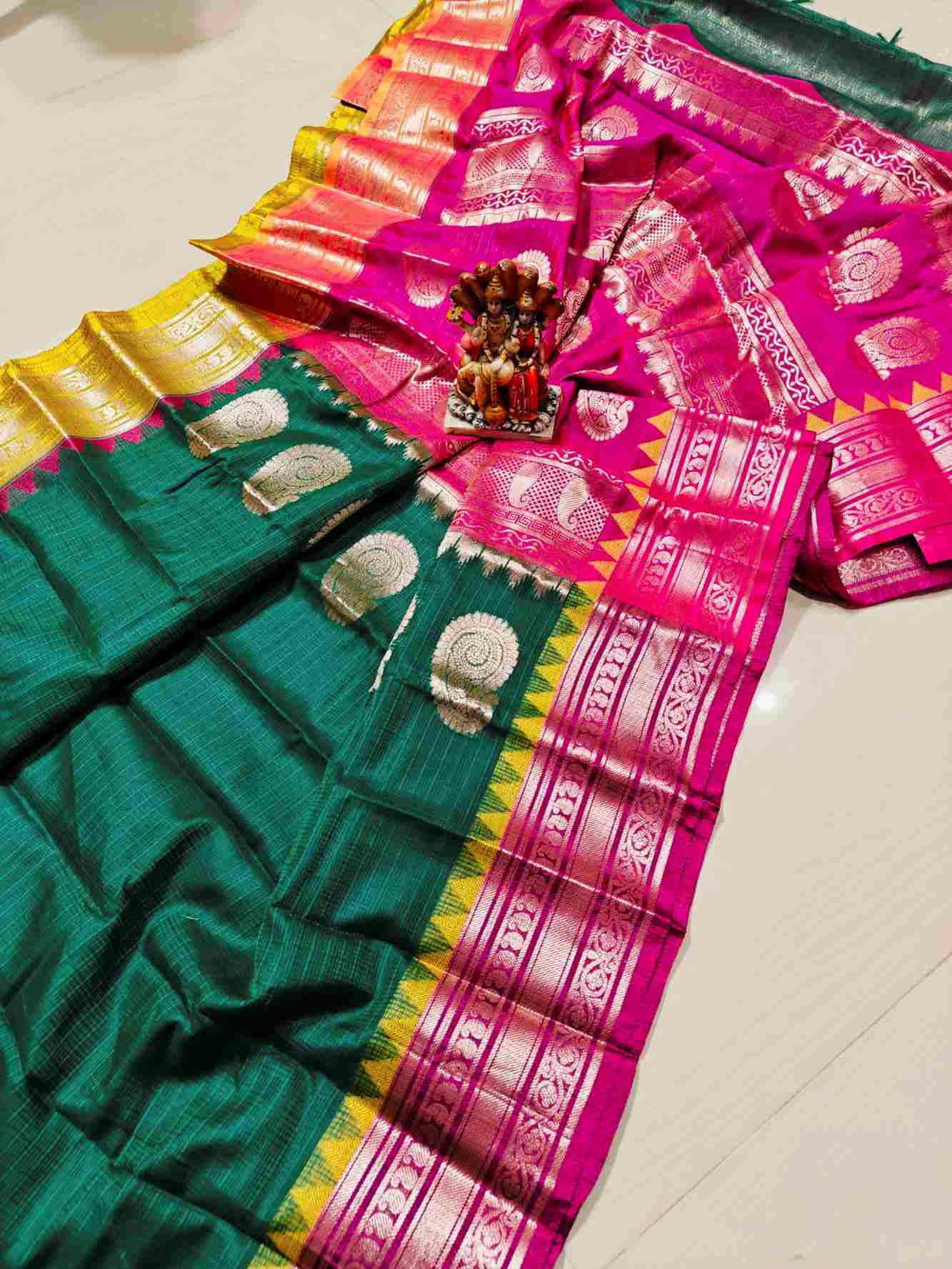 Green Kota Silk With Handloom Zari Border and Contrast Pink Pallu Wrap in 1 minute saree