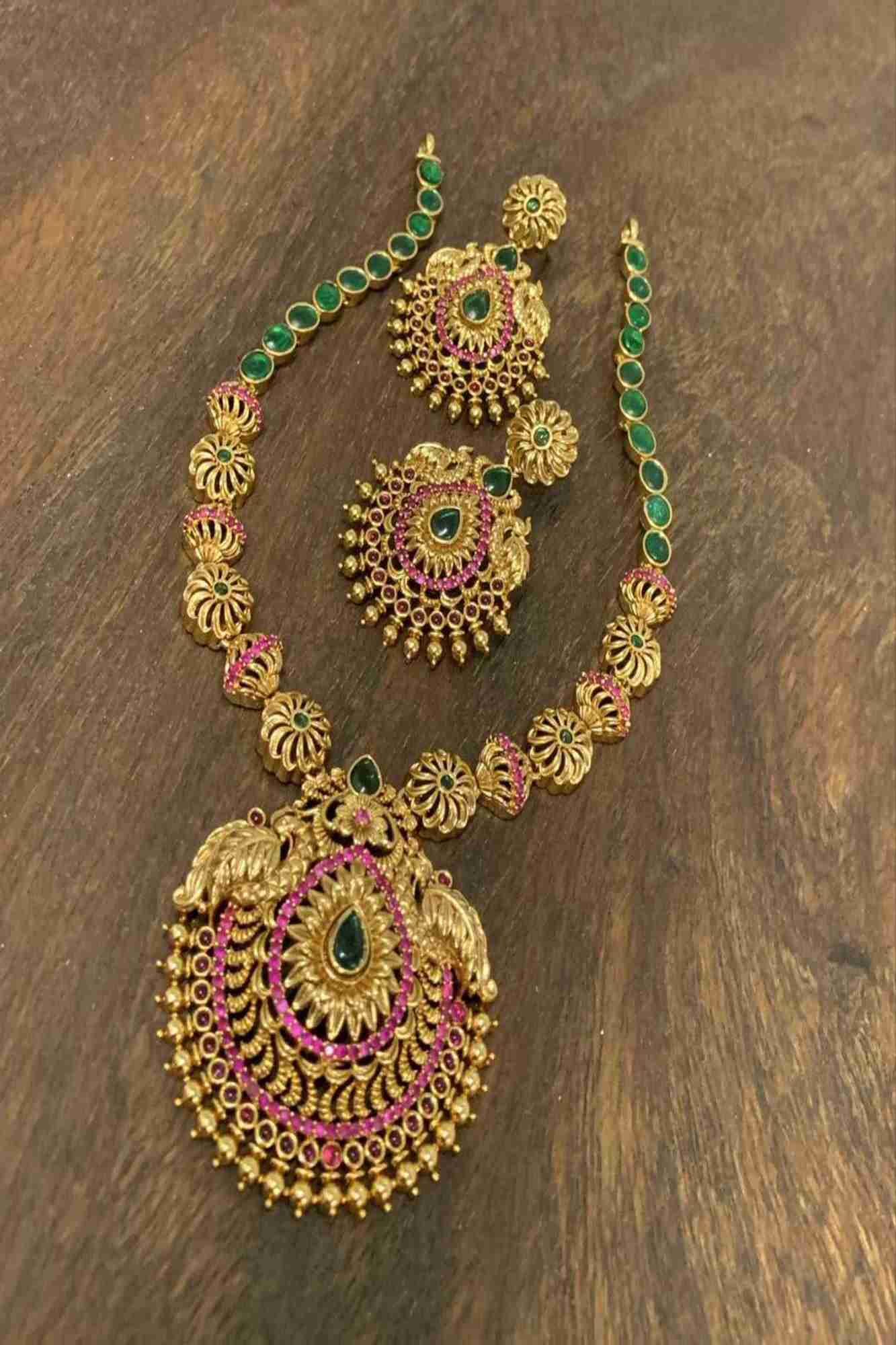 Premium Quality Brass Metal Necklace with Earrings – Adorned with Stones for Timeless Elegance