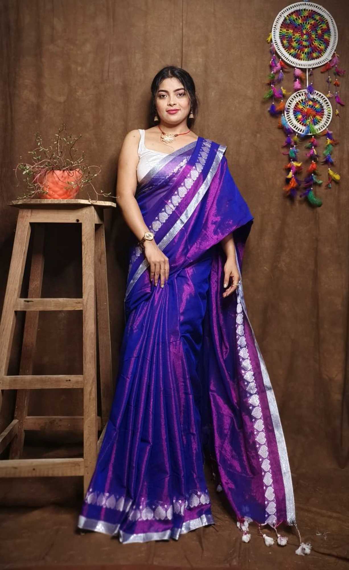 Stylish Tissue Silk with Heart Weave  Border & Dhoop Chaanv  Ready To Wear Saree