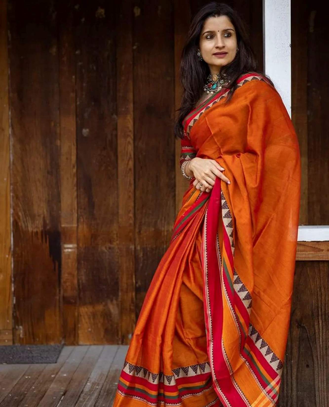 Ready To Wear Traditional Bengali Temple Border Cotton Handloom Pre Pleated Saree