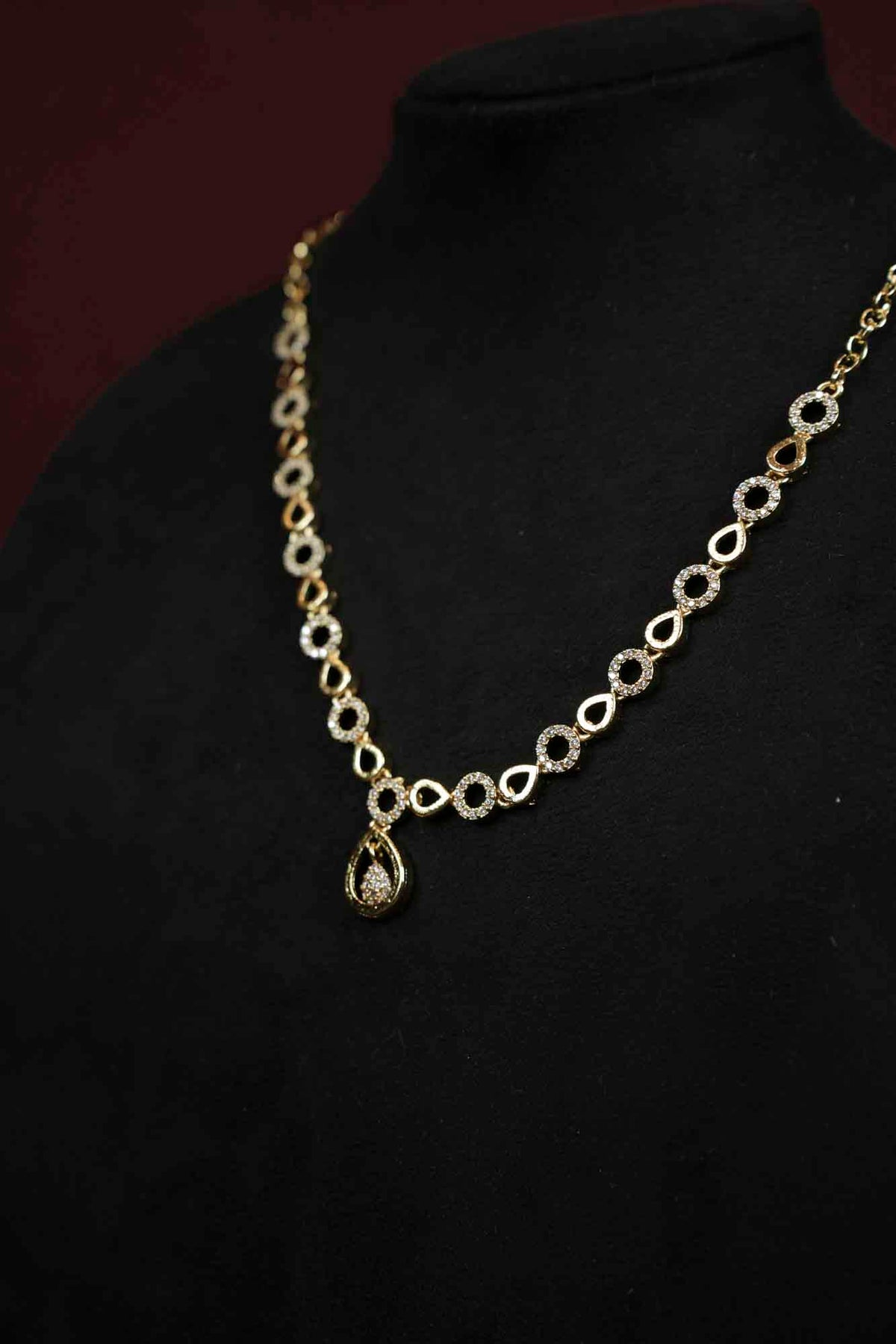 Dainty Link Pendant Necklace