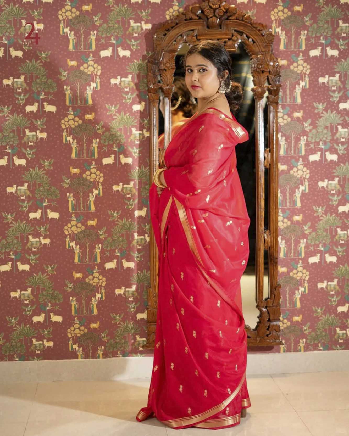 Elegant Red Traditional Zari Border Ready To Wear Saree