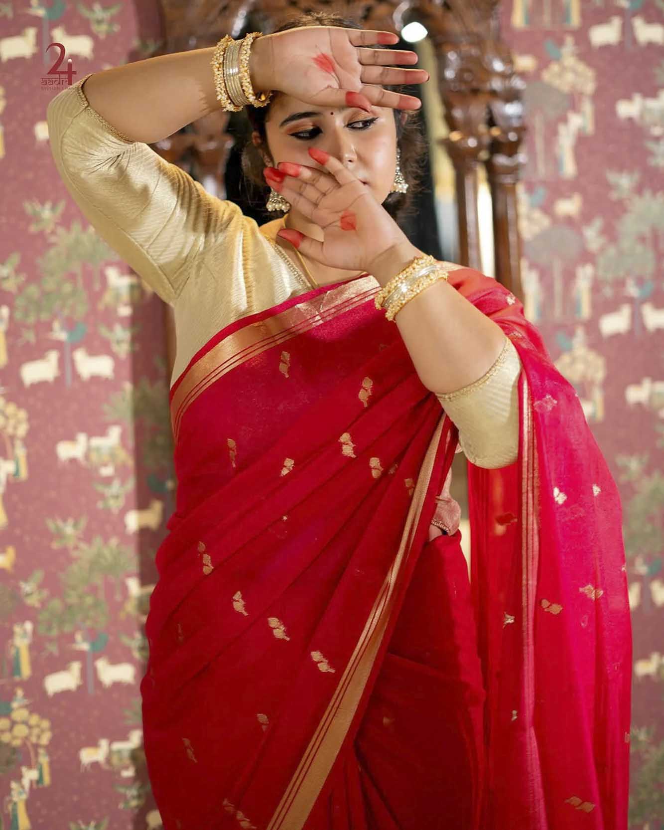 Elegant Red Traditional Zari Border Ready To Wear Saree