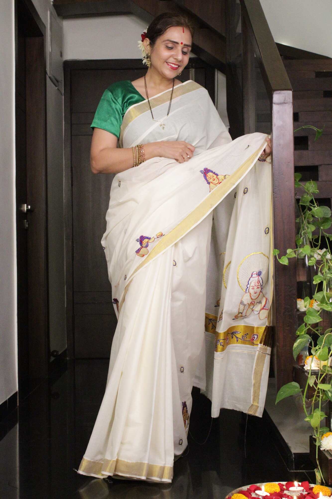 Buy Off-White Sarees for Women by Indie Picks Online | Ajio.com