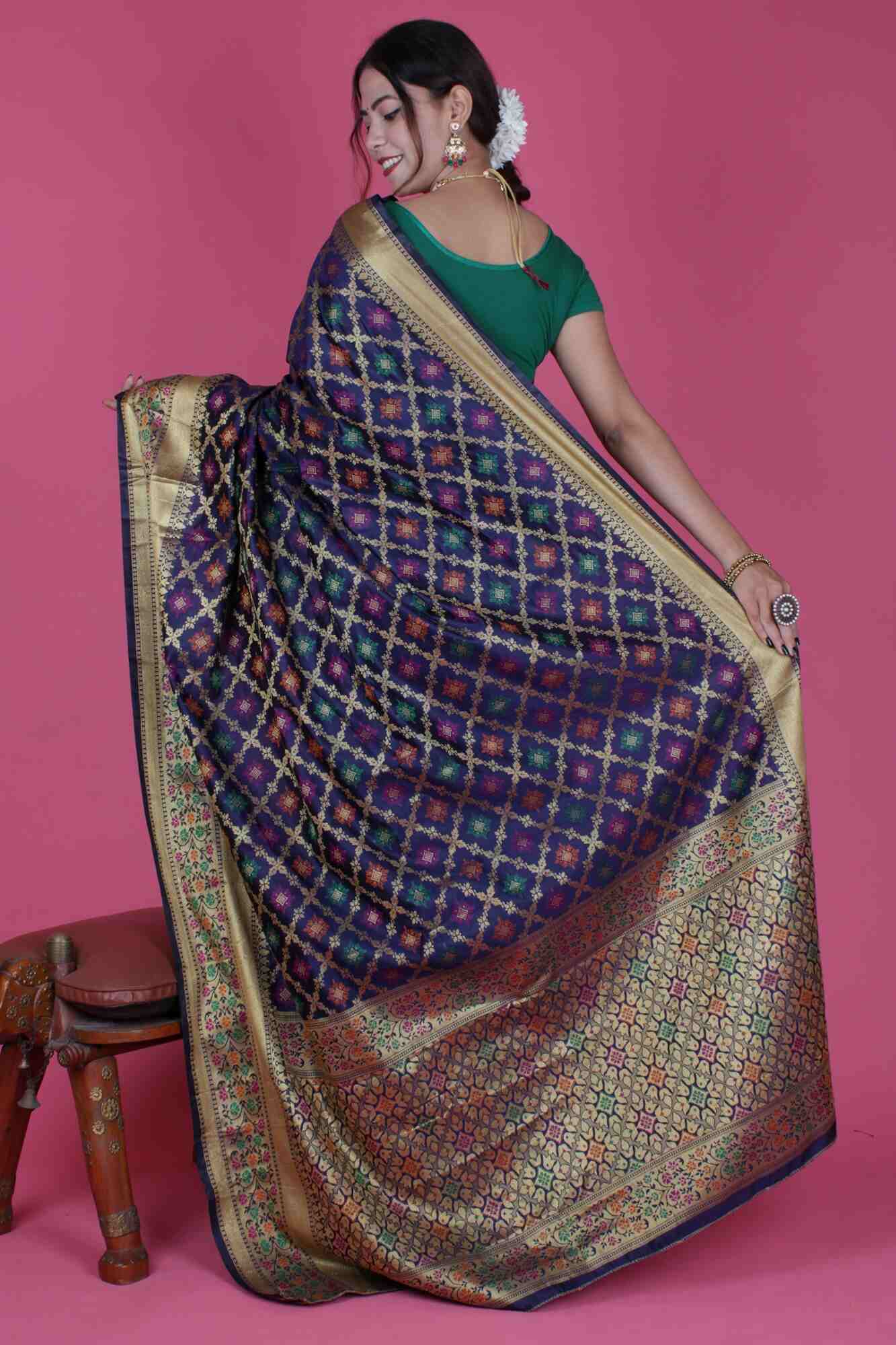 Embellished Kanjivaram Art Silk Saree Price in India, Full Specifications &  Offers | DTashion.com